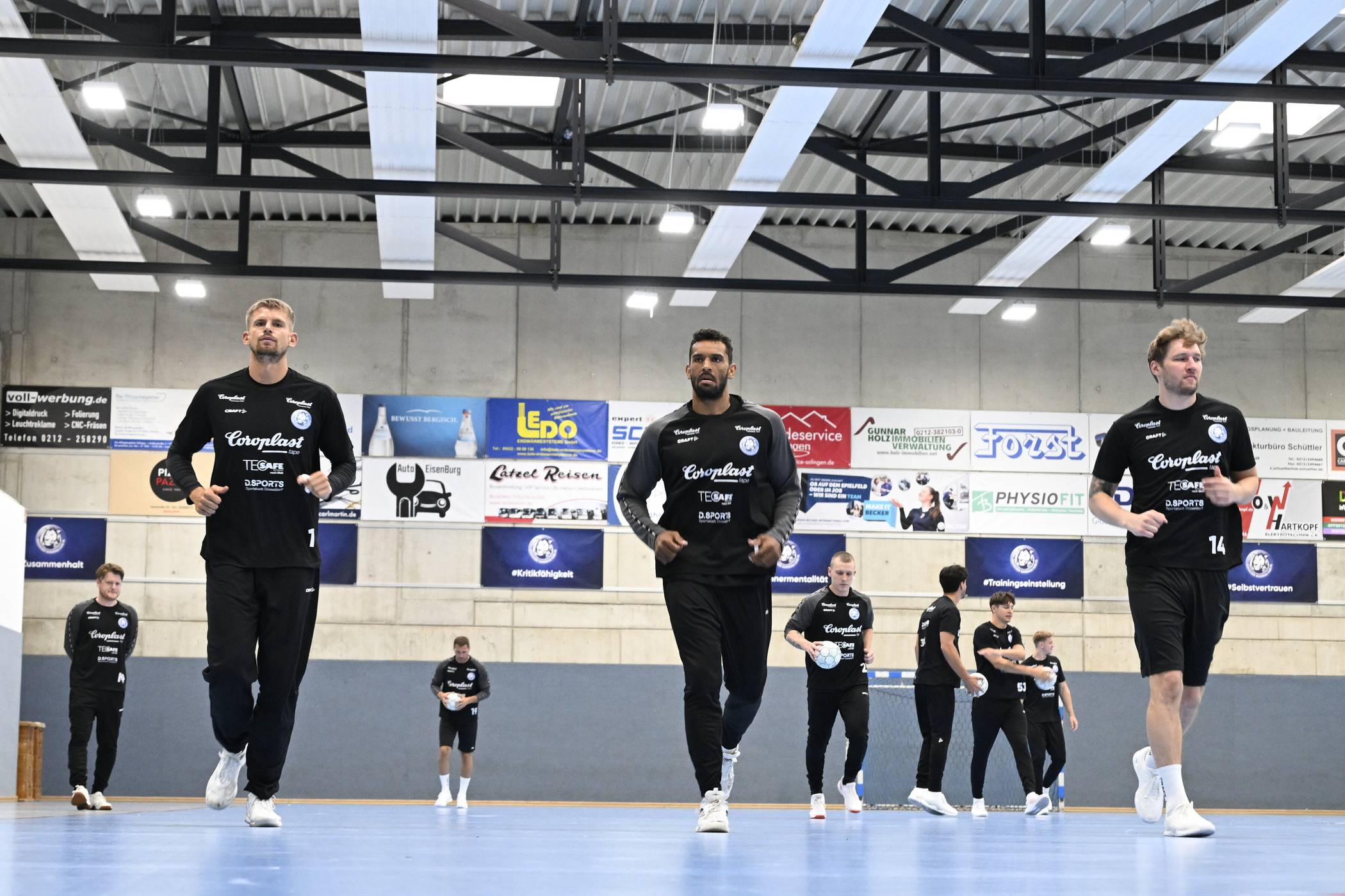 Der BHC verlässt das Leistungszentrum an der Kanalstraße.