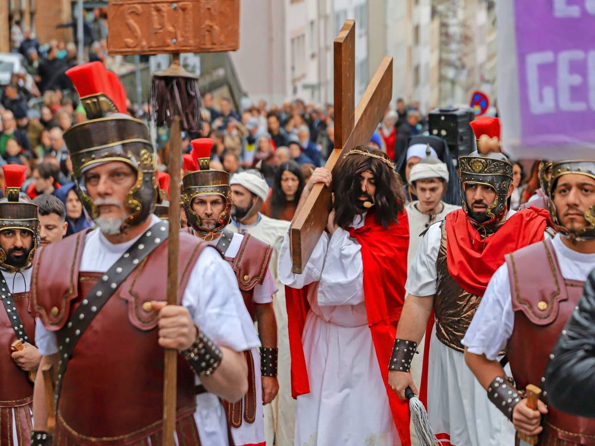 Karfreitagsprozession: Sieben Stationen, Tausende Zuschauer