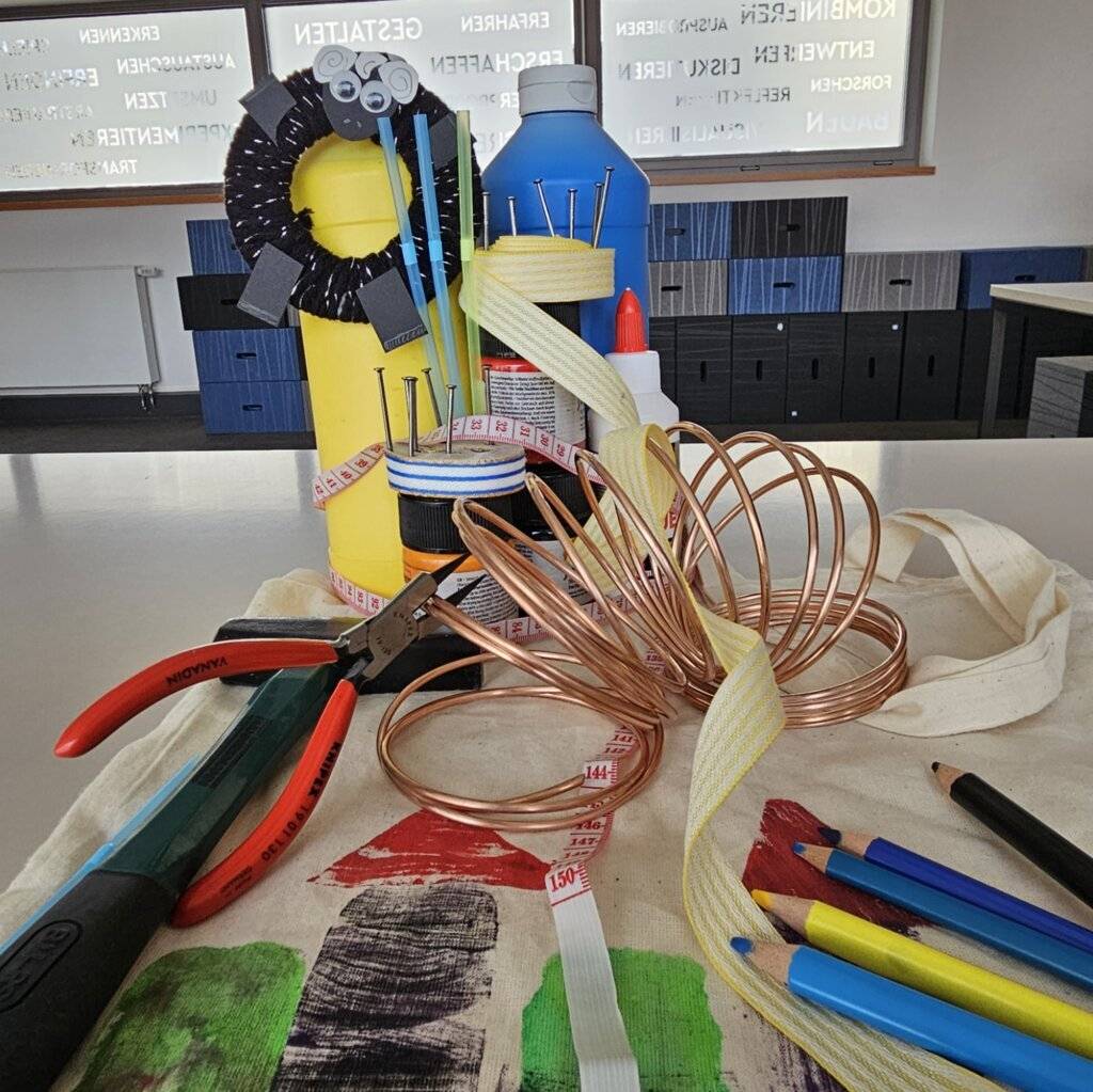  Einige der Materialien und Werkzeuge. 