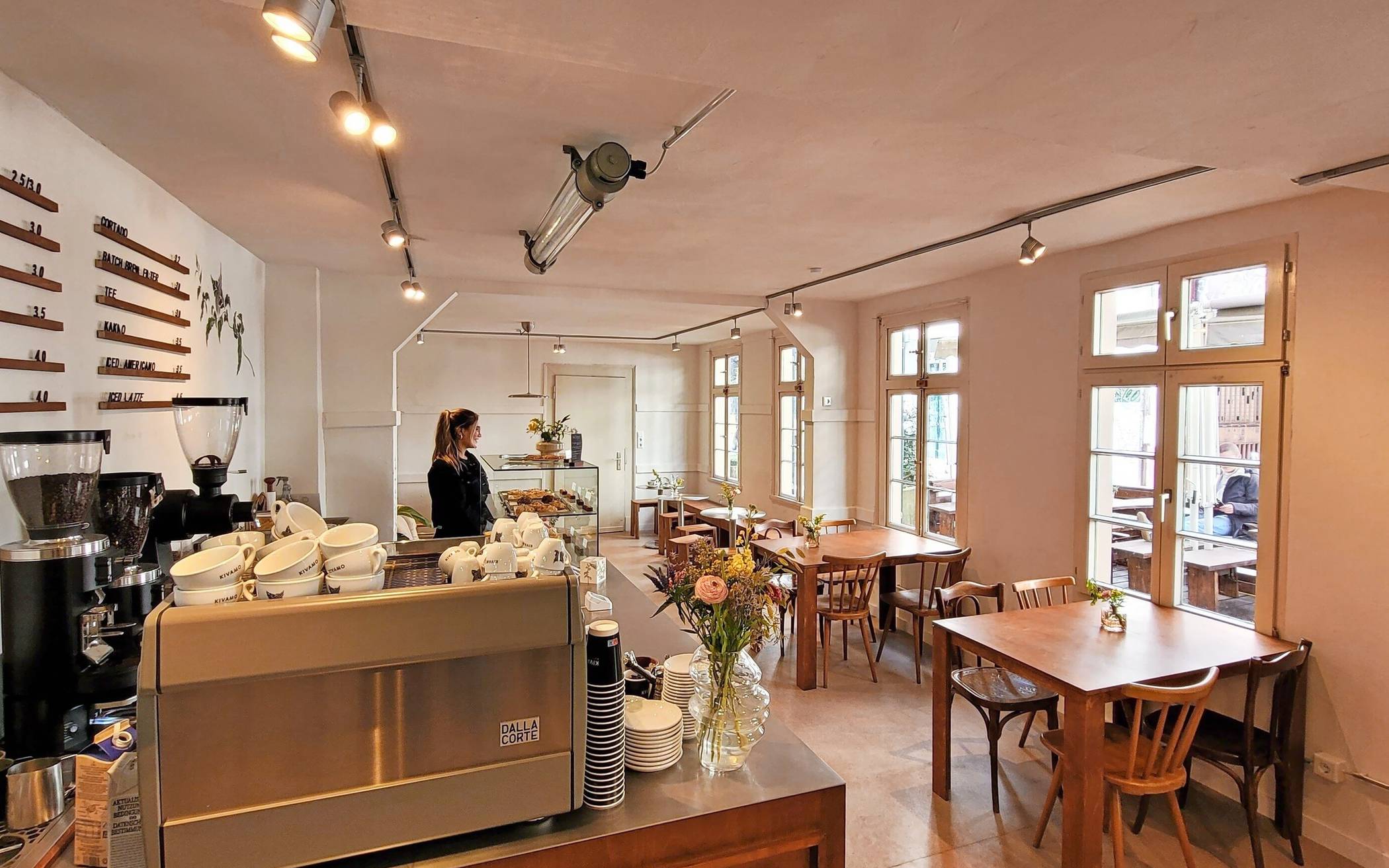  Klein und kuschelig – das neue „Kivamo Café“ an der Luisenstraße 69.  