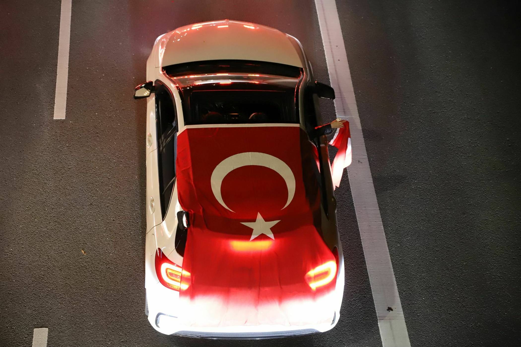  Türkische Fans in Wuppertal während der Euro 2024. 