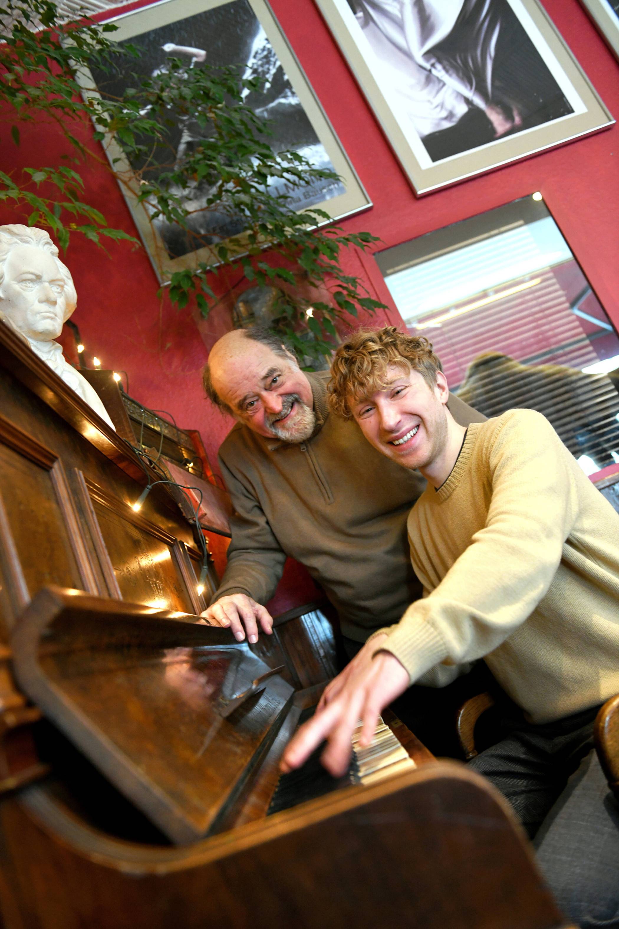 Kurt Rydl und Patrick Hahn am...