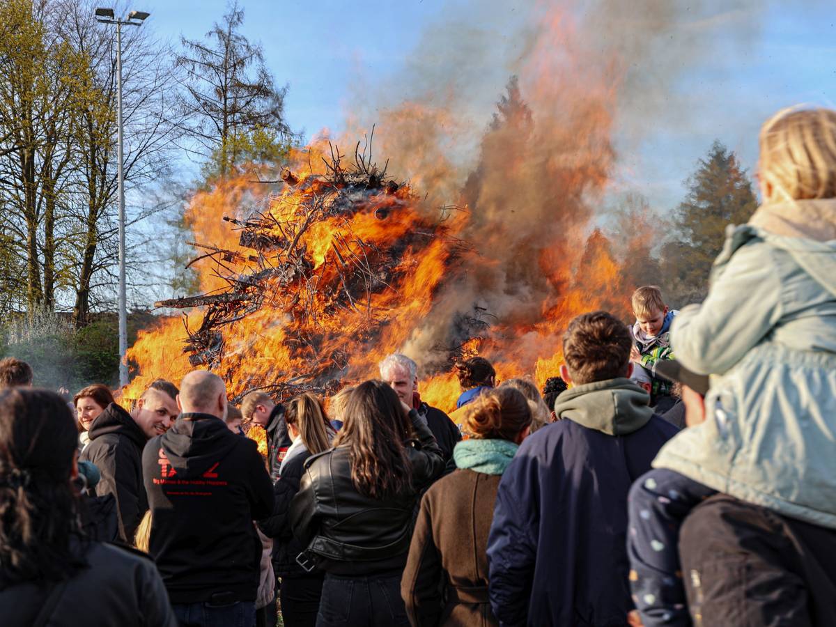 Impressionen: Viel los beim Osterfeuer in Nächstebreck