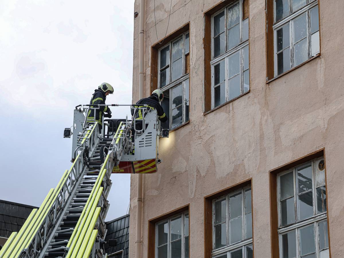 Feuerwehr rettet Tiere aus leer stehendem Gebäude