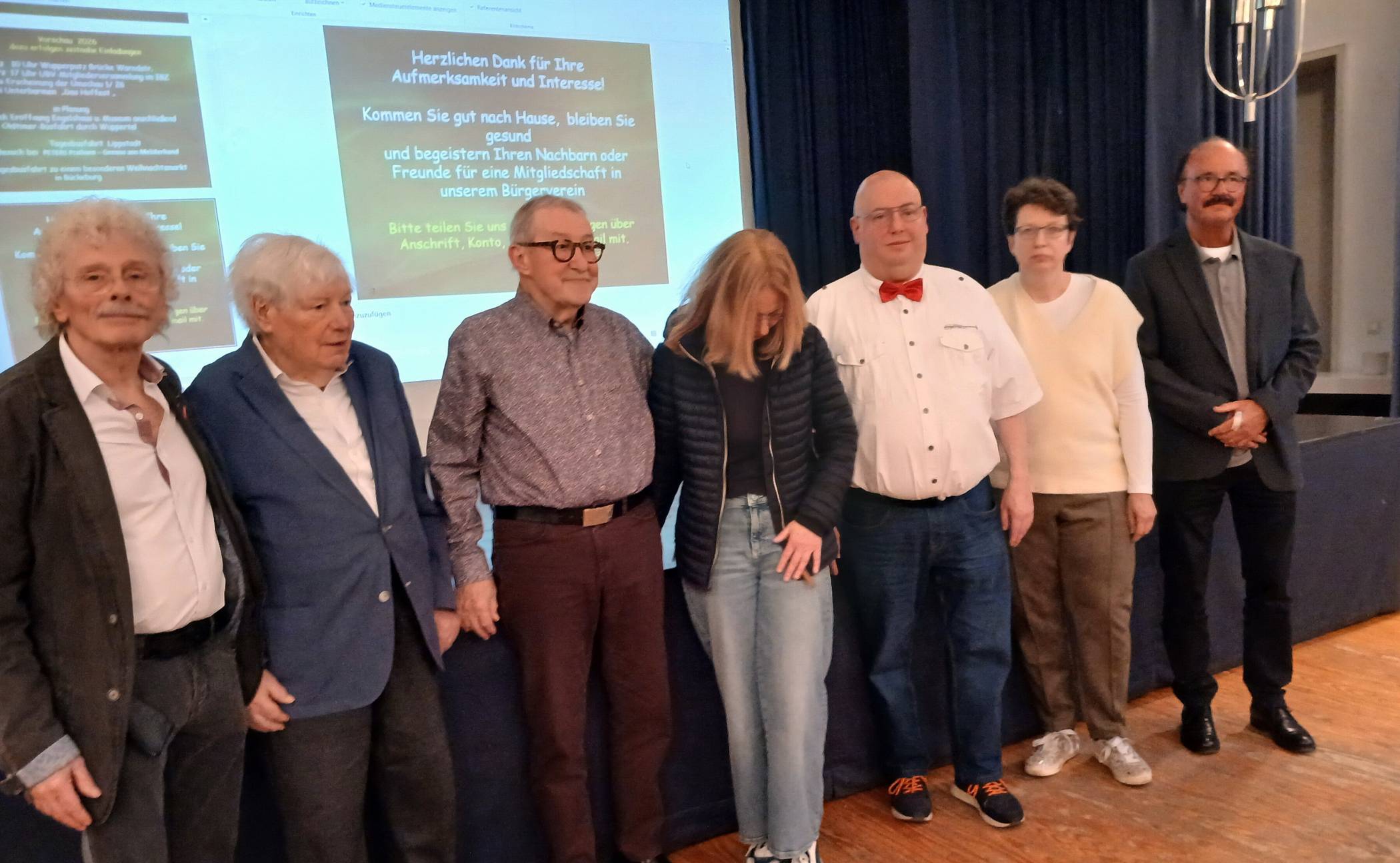  Die alte und die neue Führungsriege. 