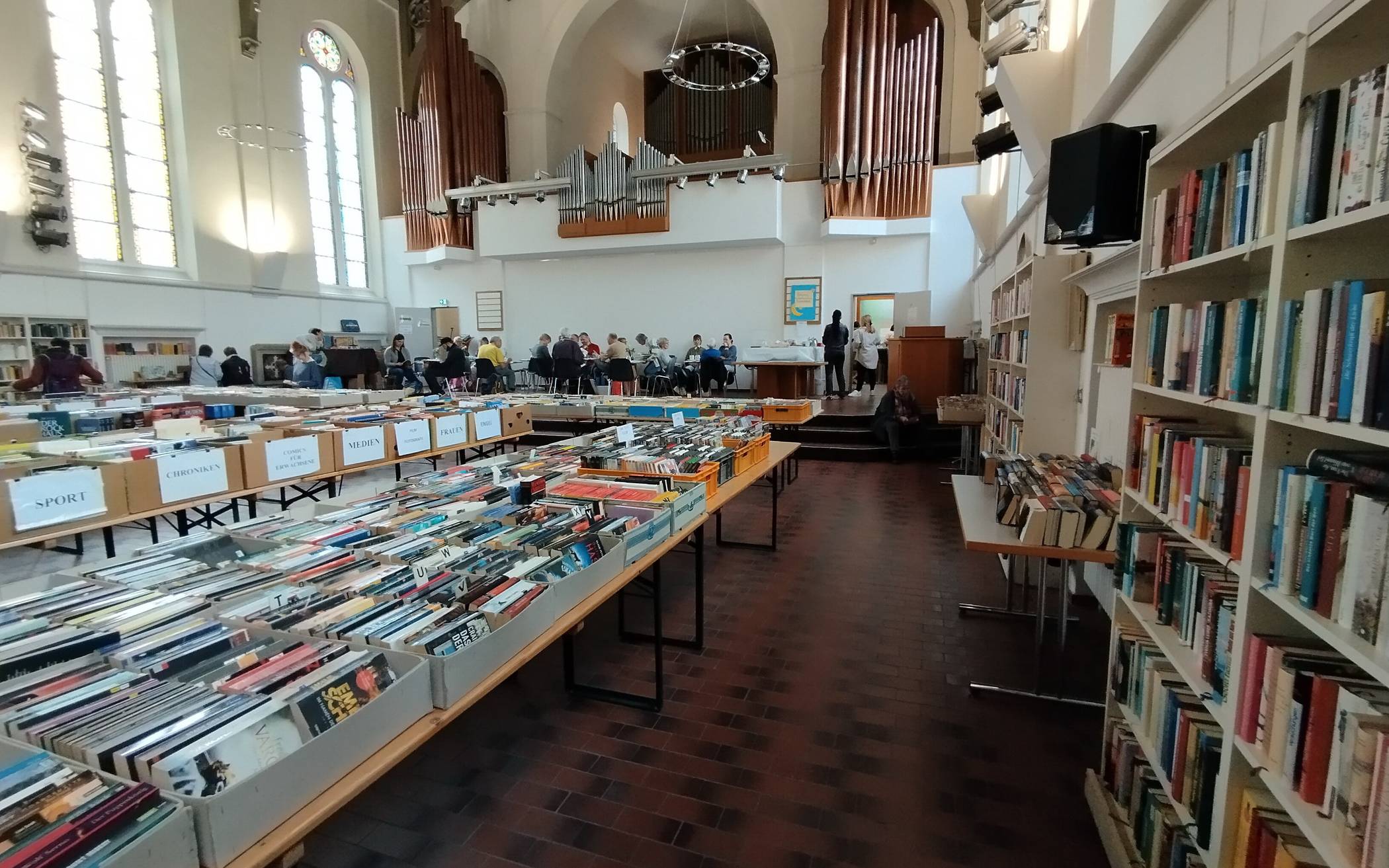 Eine Kirche voller Bücher – und viel mehr