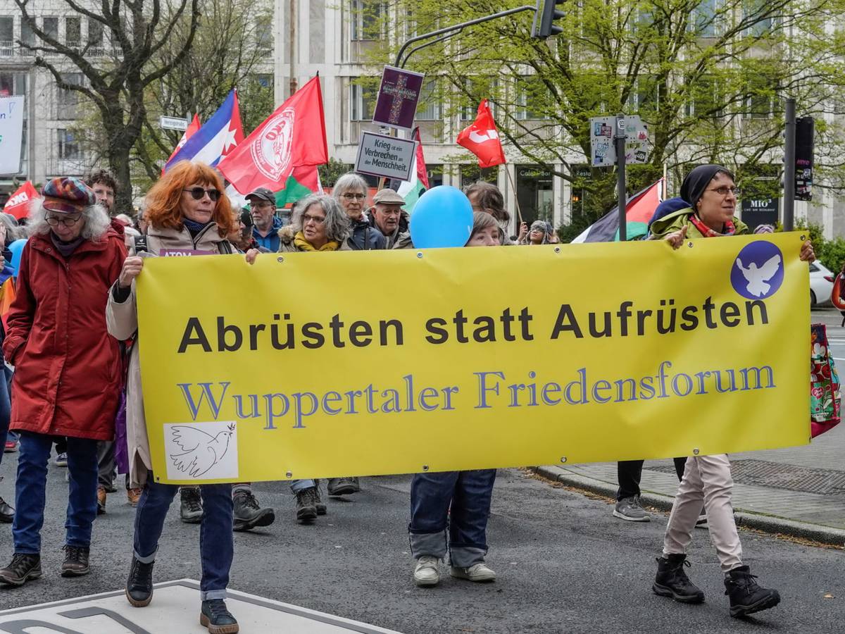 Gegen militärische Ausgaben und für Streik