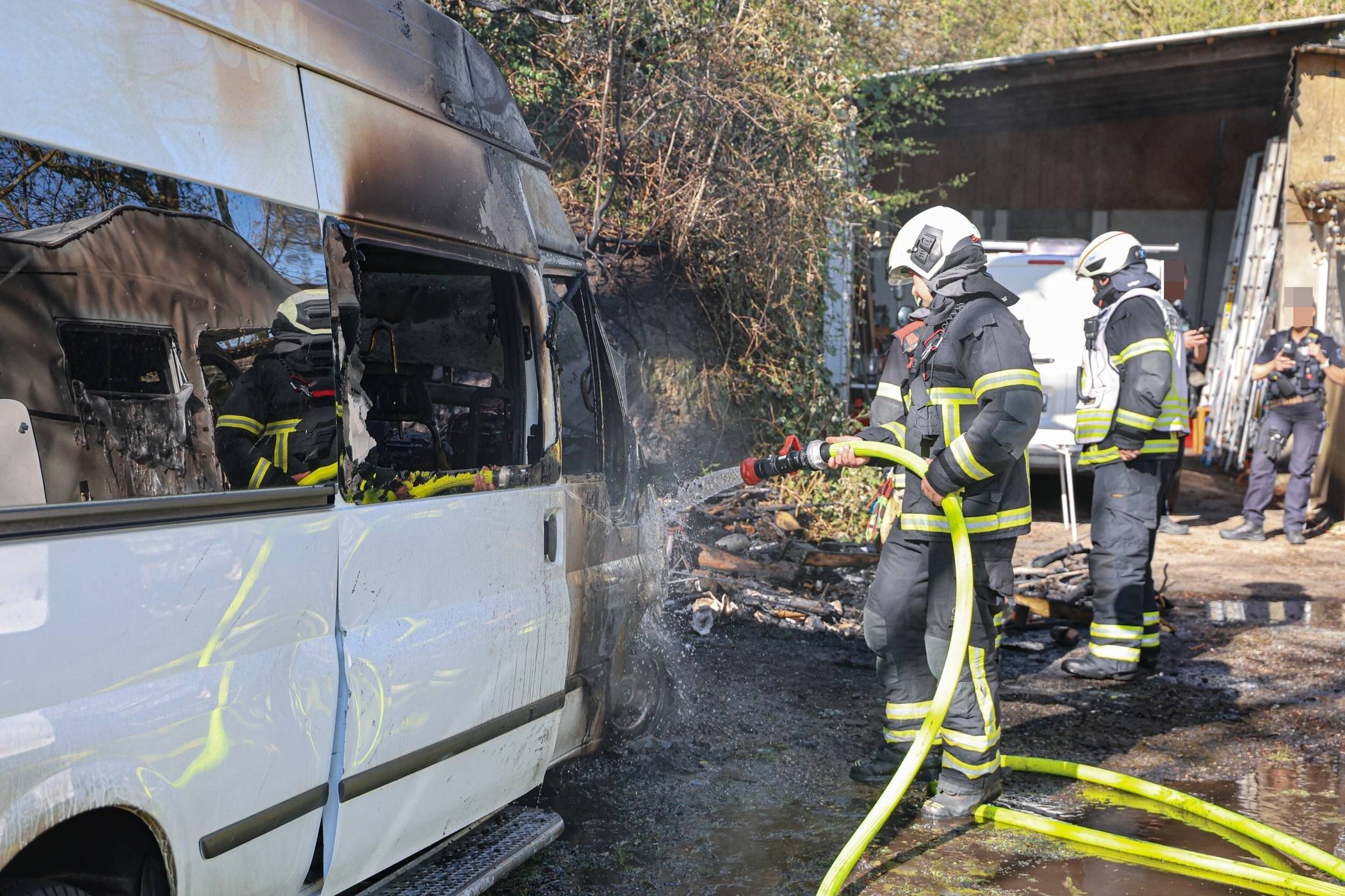  Die Feuerwehr löschte den Brand schnell. 