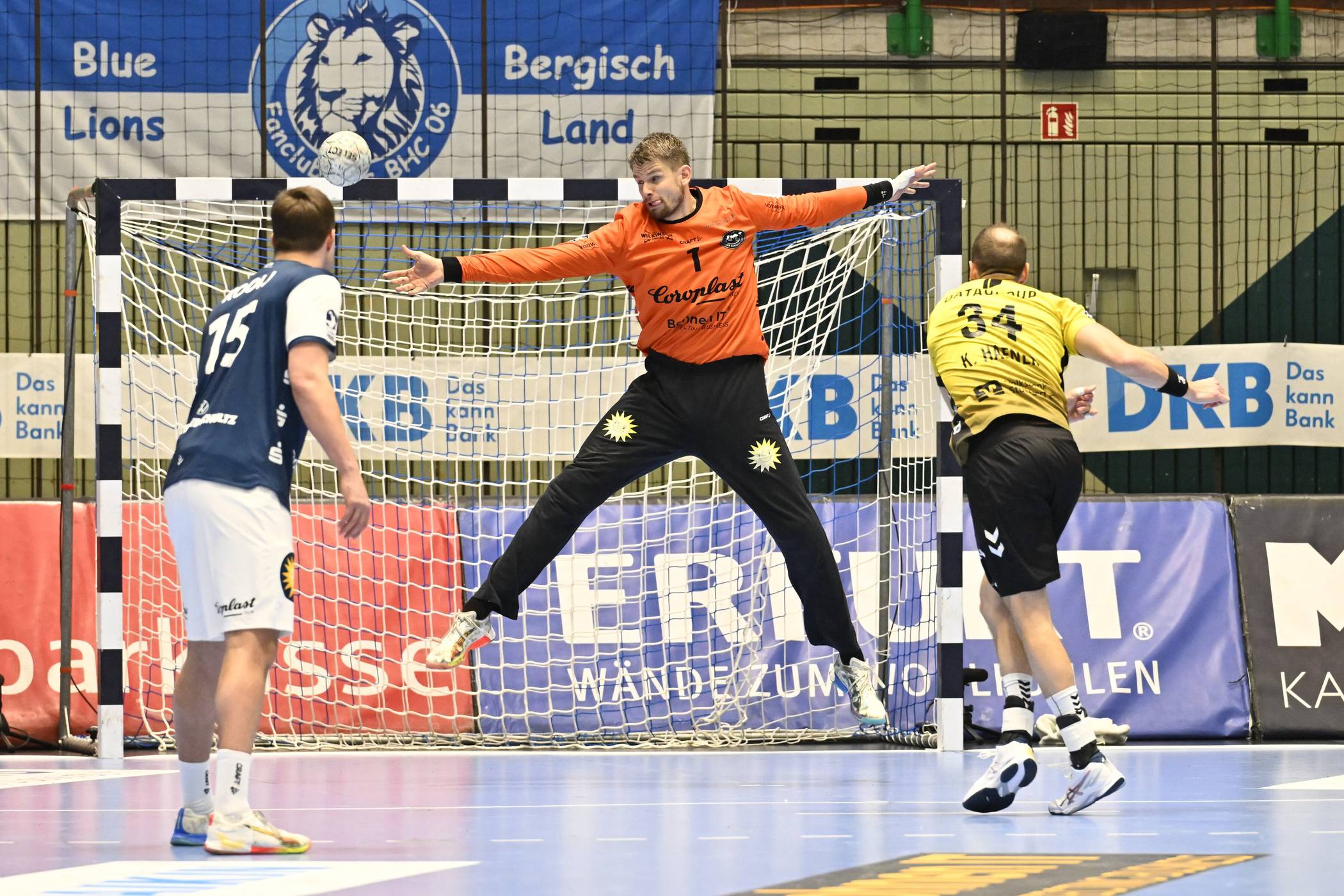  Keeper Christopher Rudeck hatte lange einen schweren Stand, steigerte sich dann aber deutlich. 