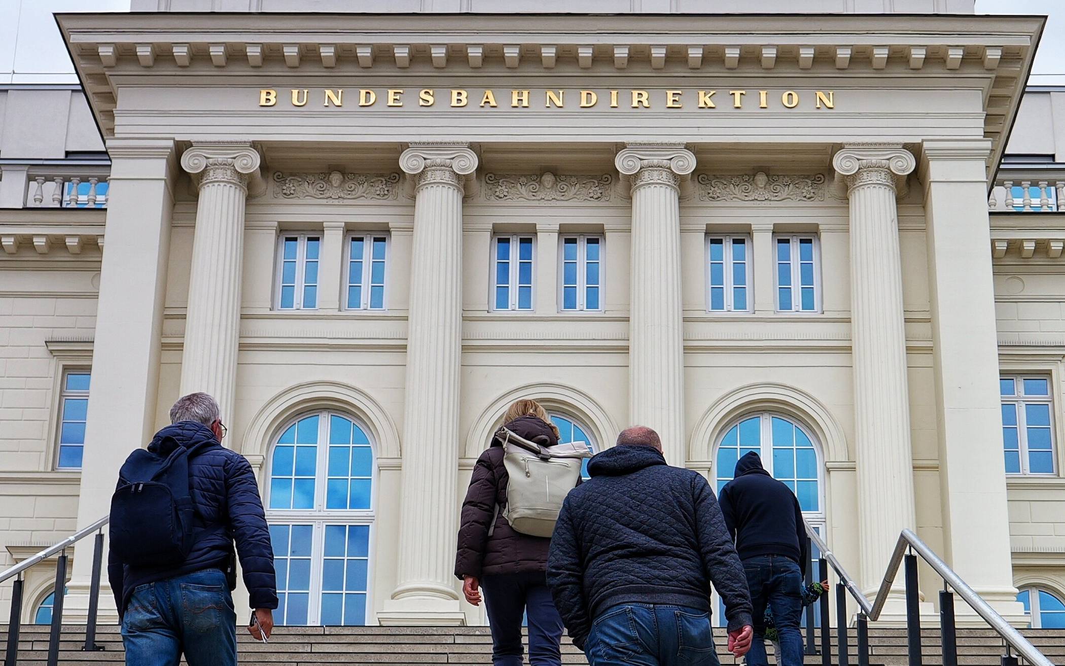 Der Besuch des Einwohnermeldeamtes in der