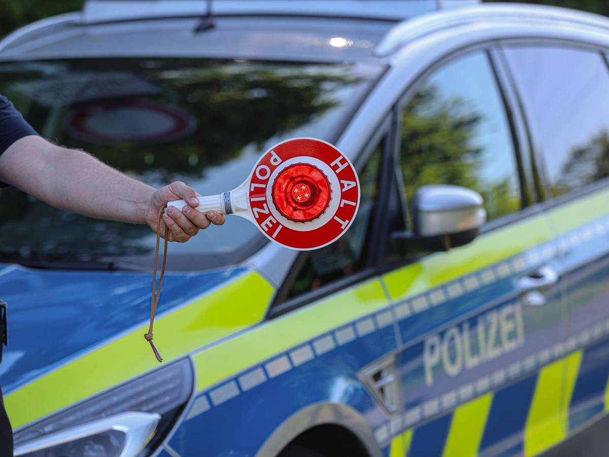 Mercedes-Fahrer ohne Führerschein nach Flucht gestellt