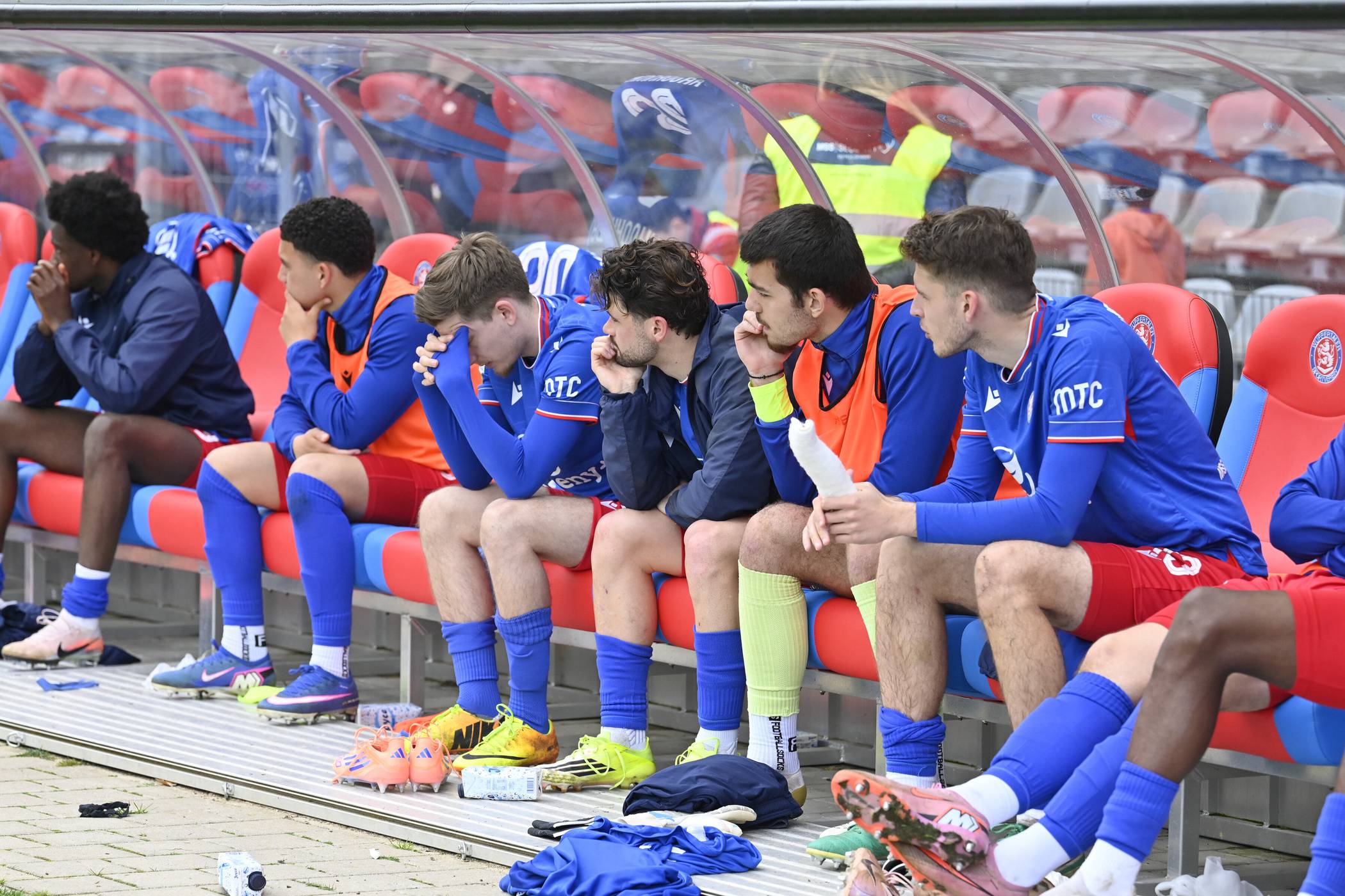 Die Spieler des WSV stehen kurz vor dem Abstieg.