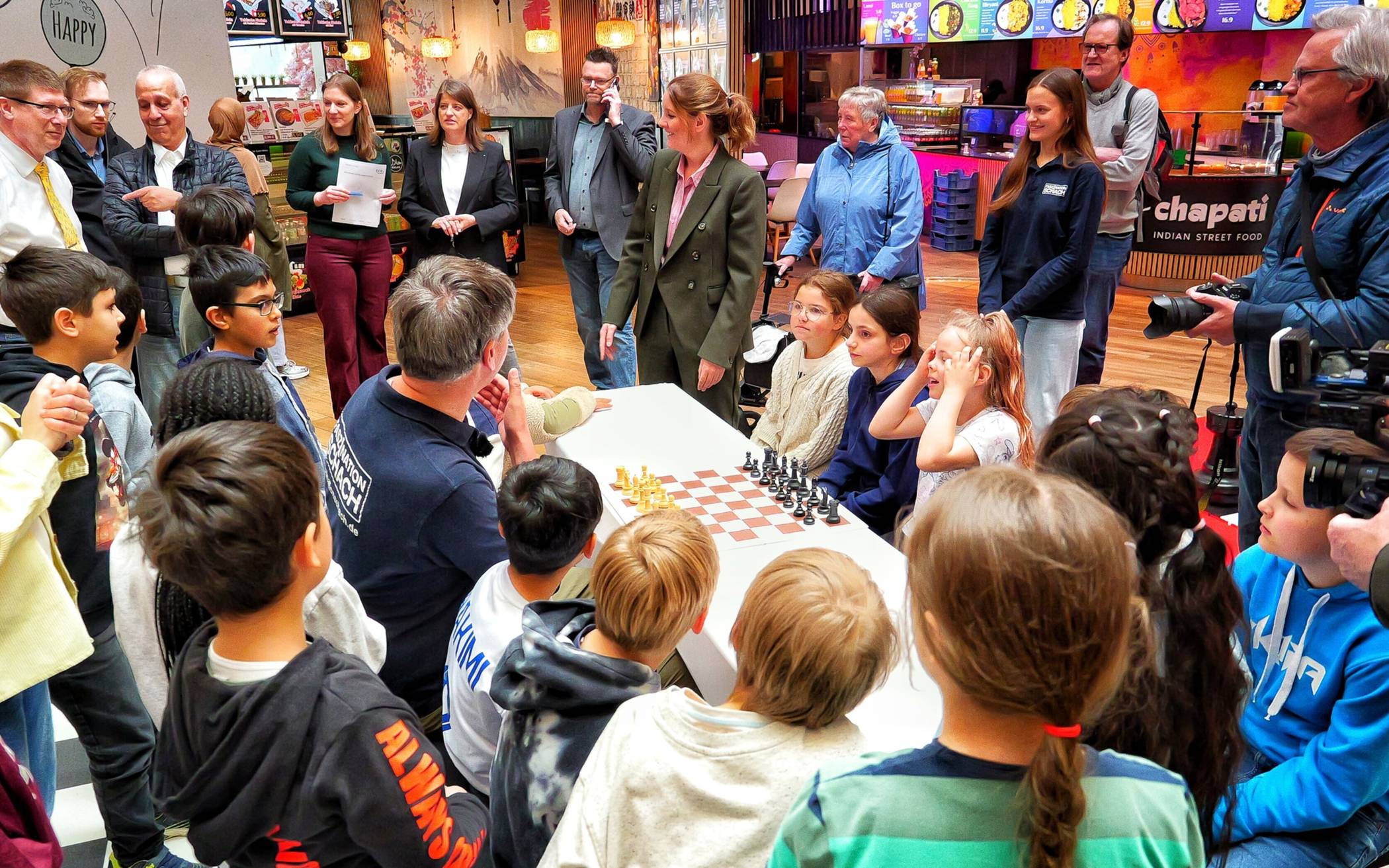 Oberbürgermeisterin Miriam Scherff bei der Eröffnung