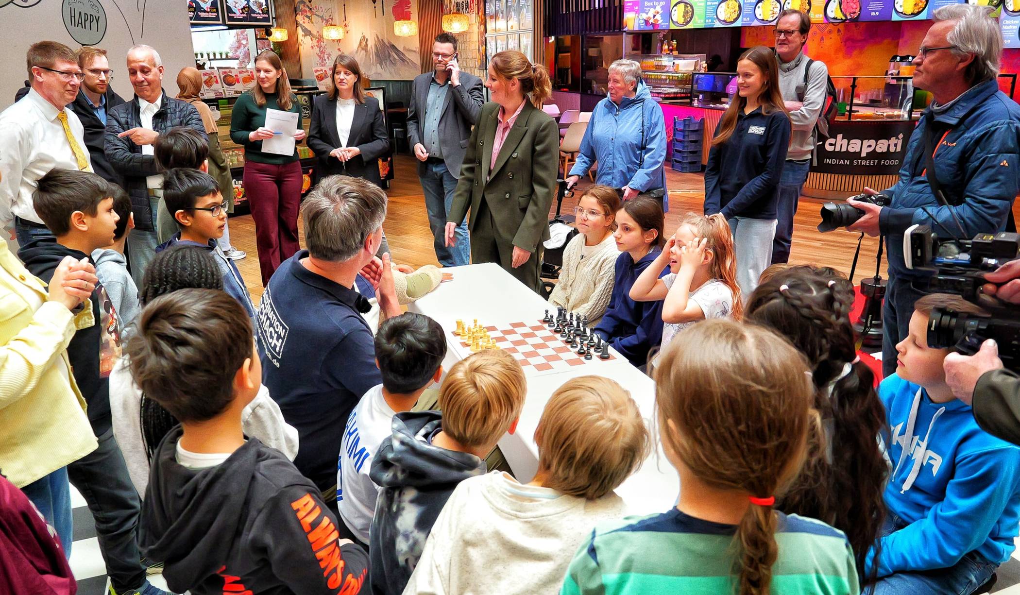 Oberbürgermeisterin Miriam Scherff bei der Eröffnung des Events.