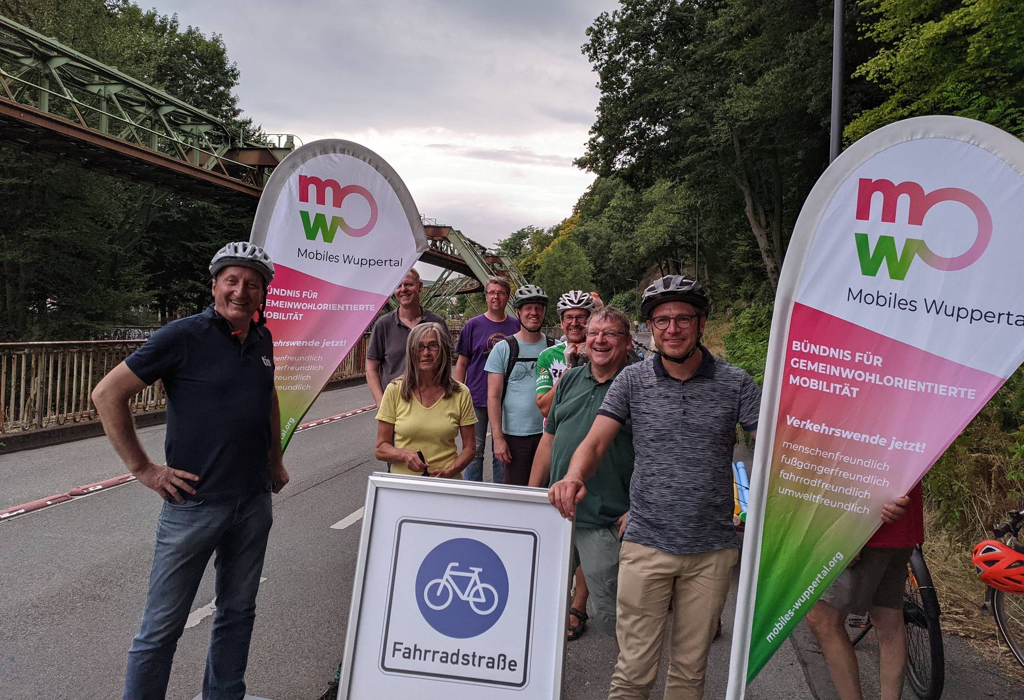  Die Initiative „Mobiles Wuppertal“ hatte sich bereits 2022 dafür starkgemacht, dass das Hardtufer zur Fahrradstraße wird. 