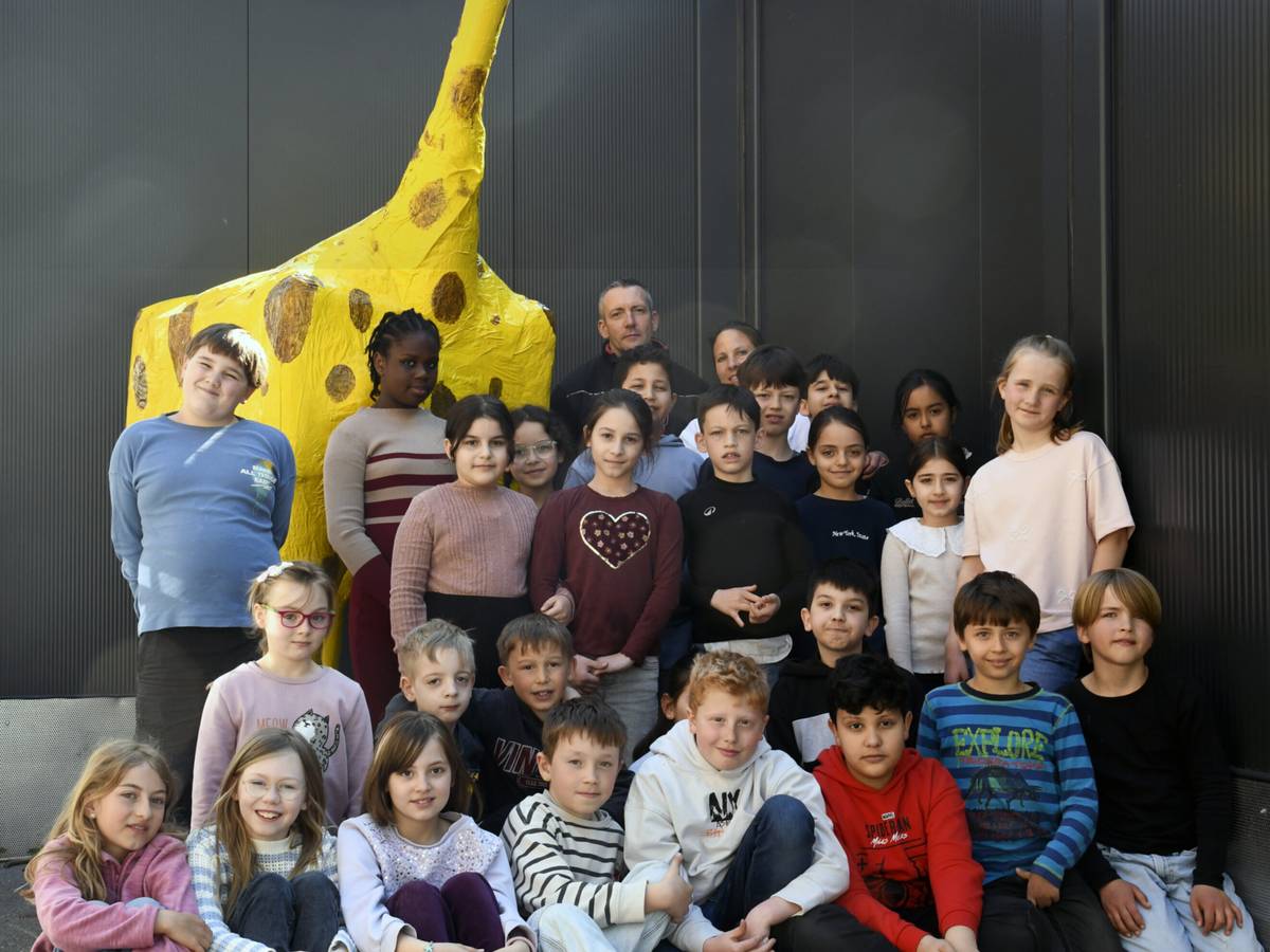 Grundschule Rudolfstraße: Giraffe Bob lebt!