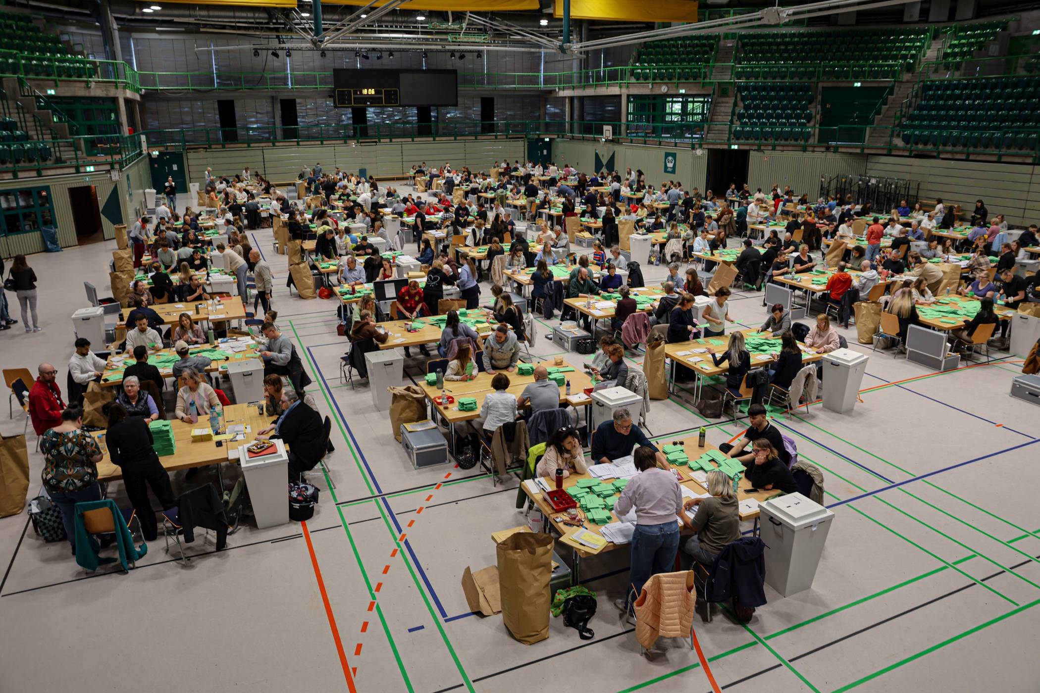 DIe Auszählung in der Uni-Halle.