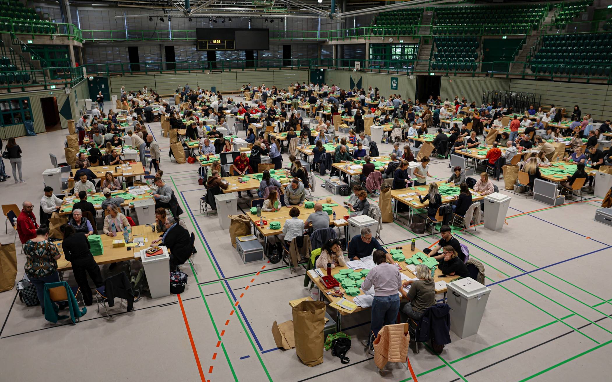 DIe Auszählung in der Uni-Halle.