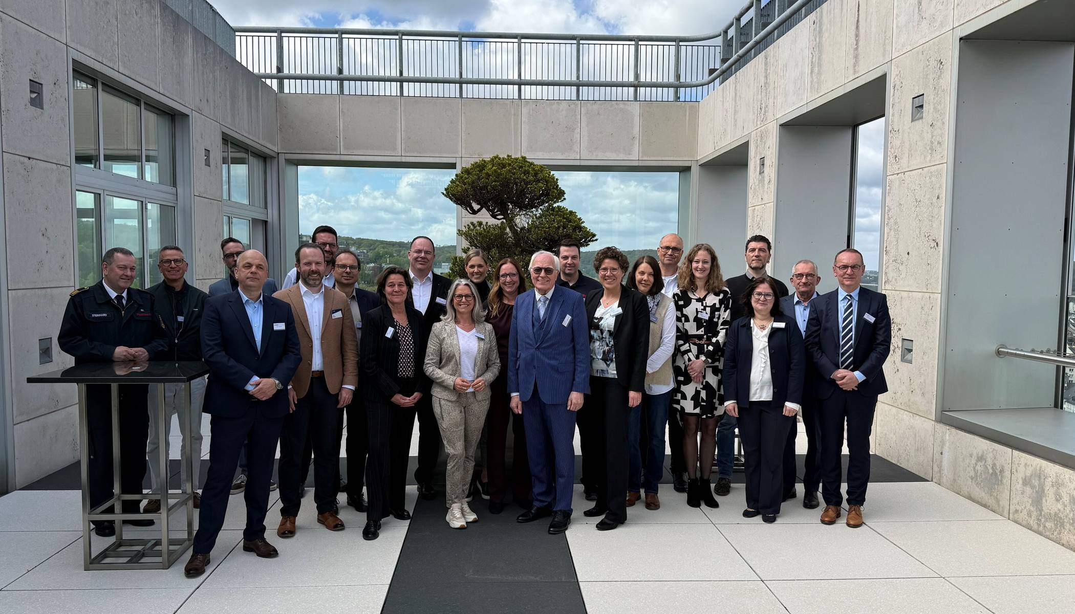  Die Teilnehmerinnen und Teilnehmer der Vernetzungsrunde. 