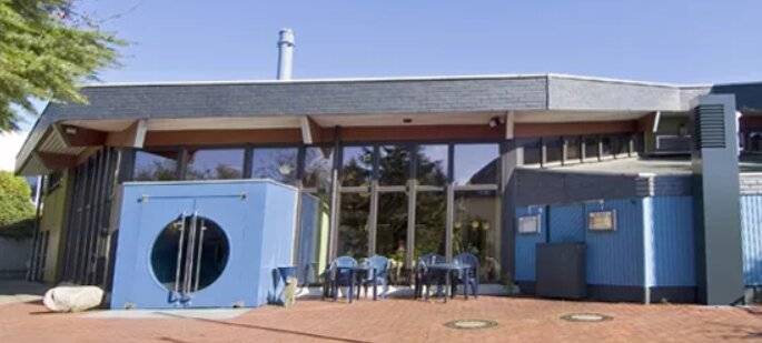 Das Cronenberger Gartenhallenbad.