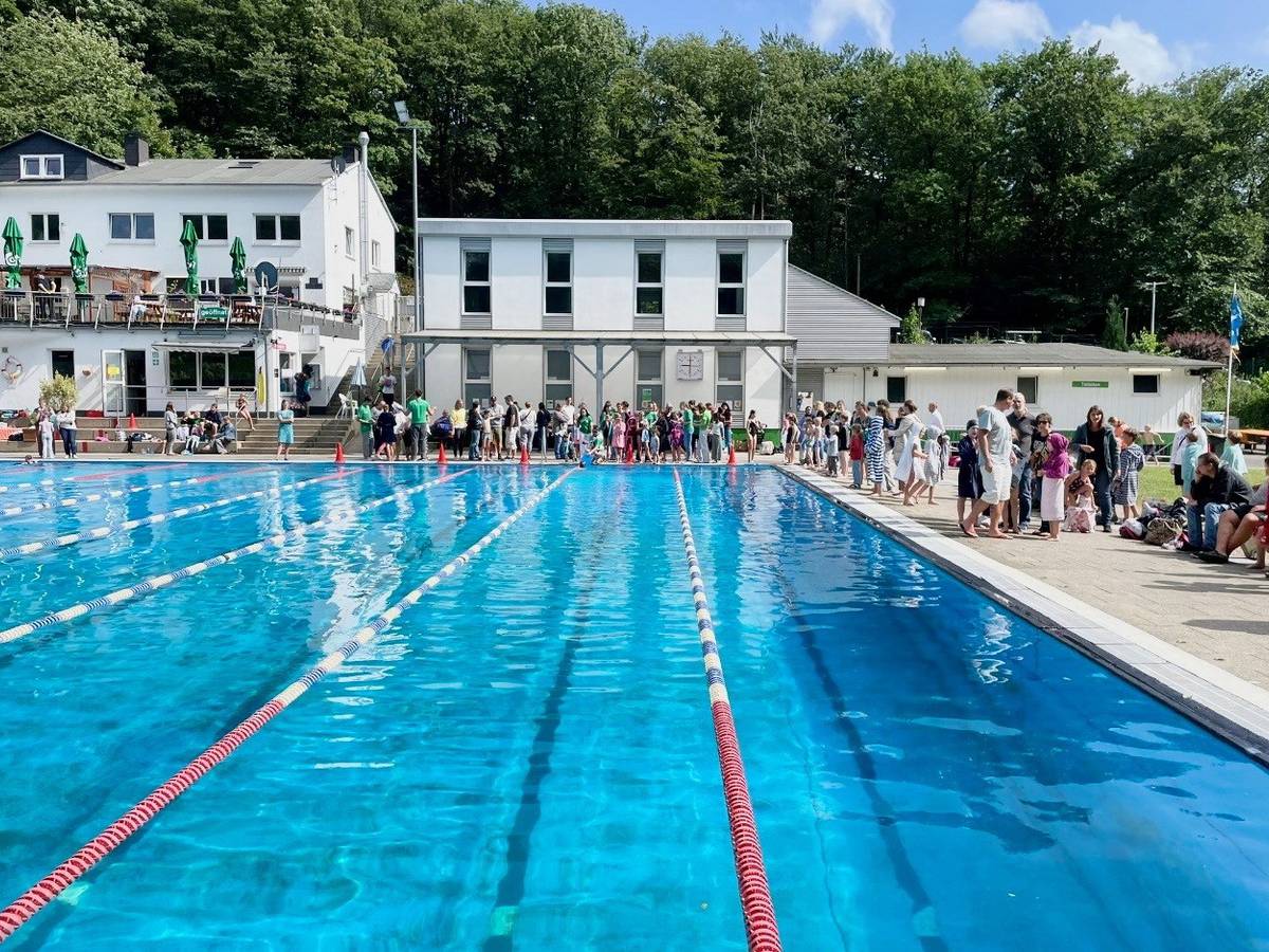 Anschwimmen beim SV Neuenhof am 1. Mai