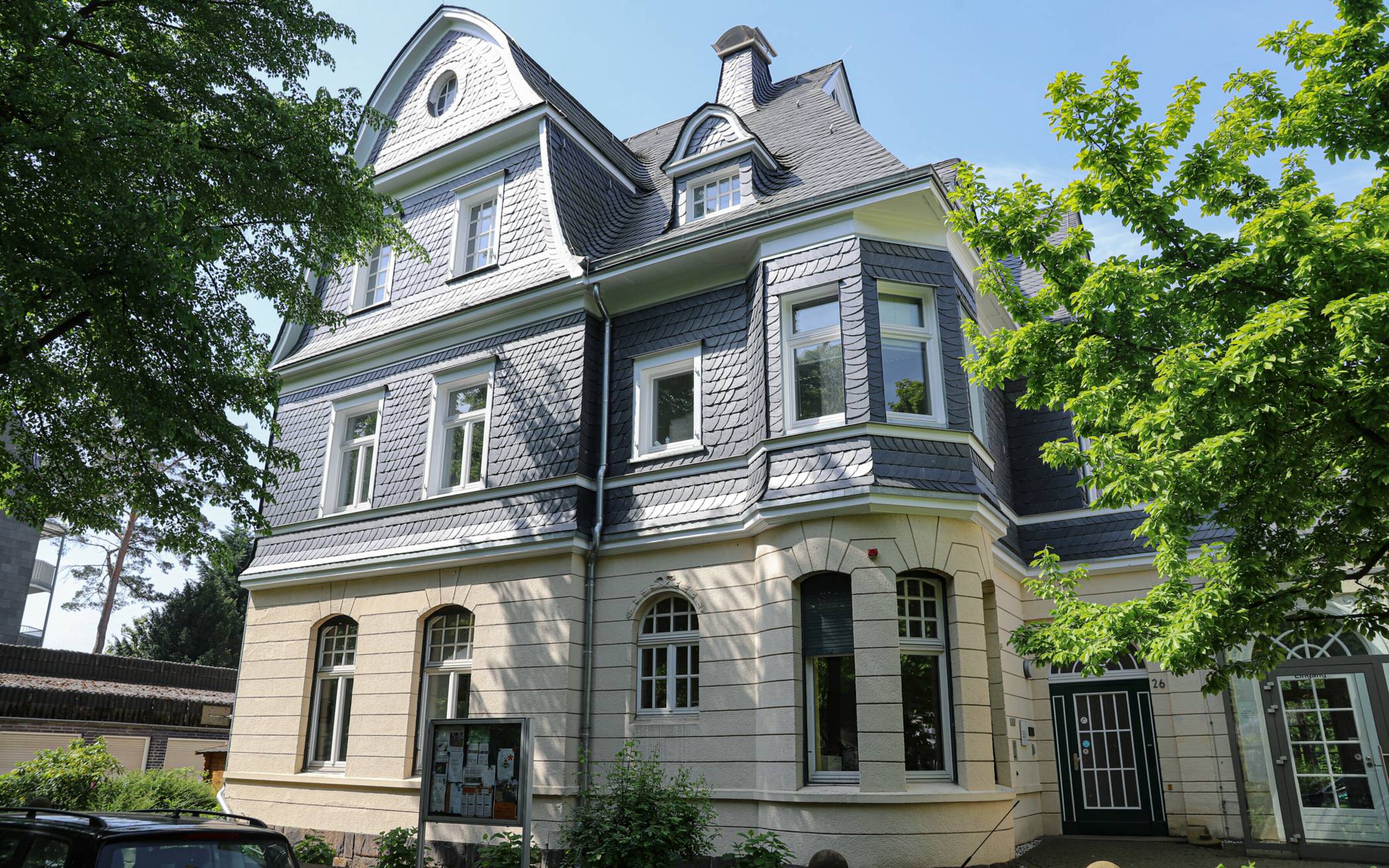 Das Nachbarschaftsheim am Platz der Republik.