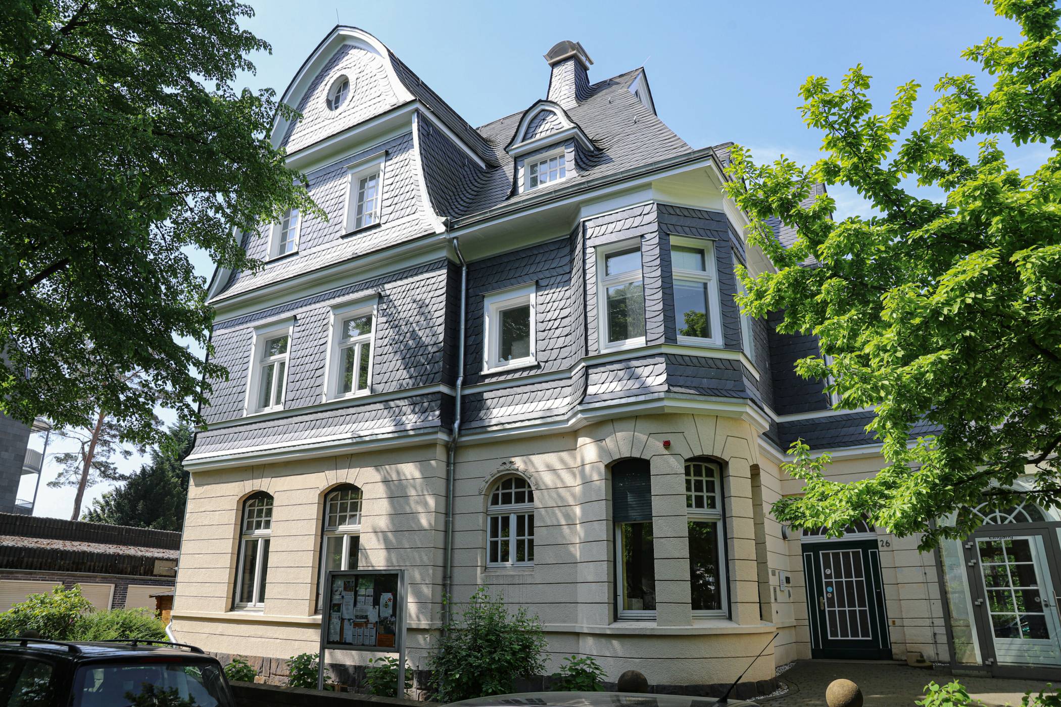 Das Nachbarschaftsheim am Platz der Republik.