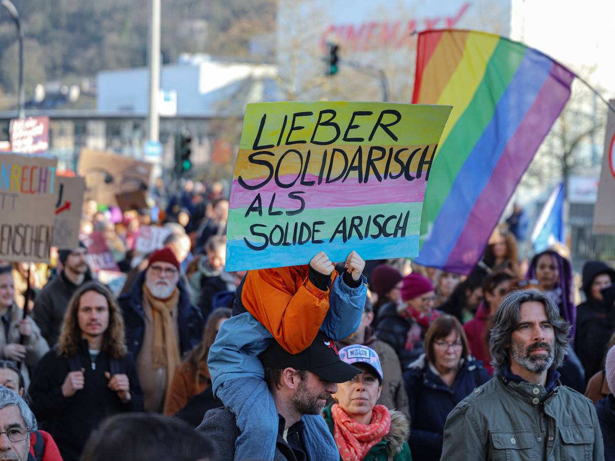 Projekte gesucht: „Demokratie braucht Eure Ideen!“