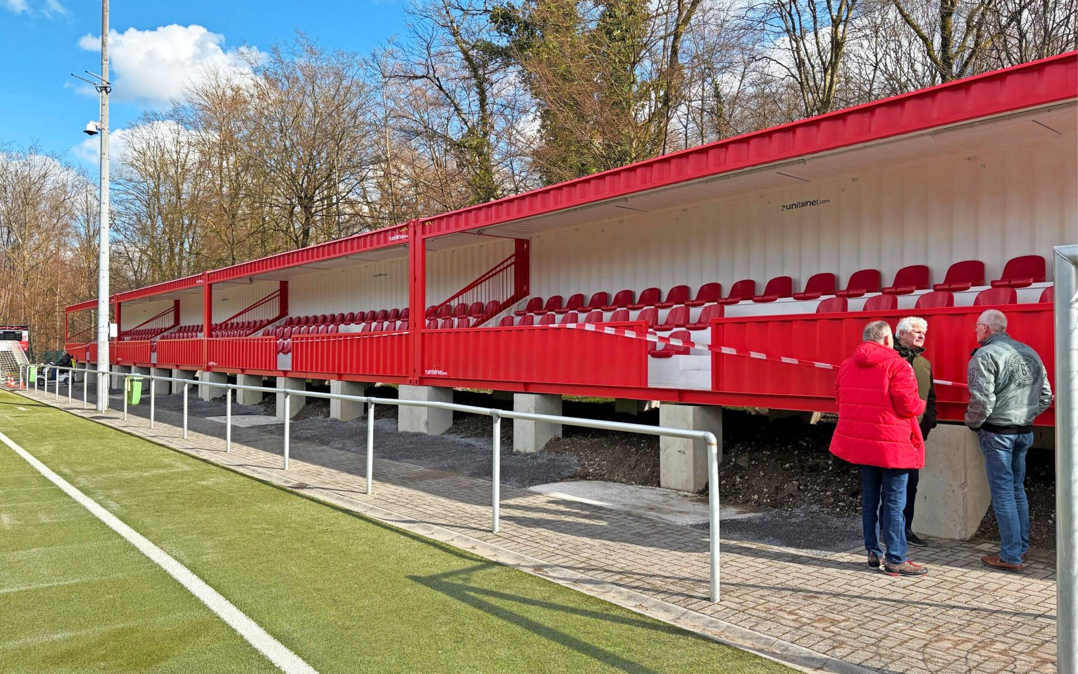 Die neue Tribüne in der Lüntenbeck. 