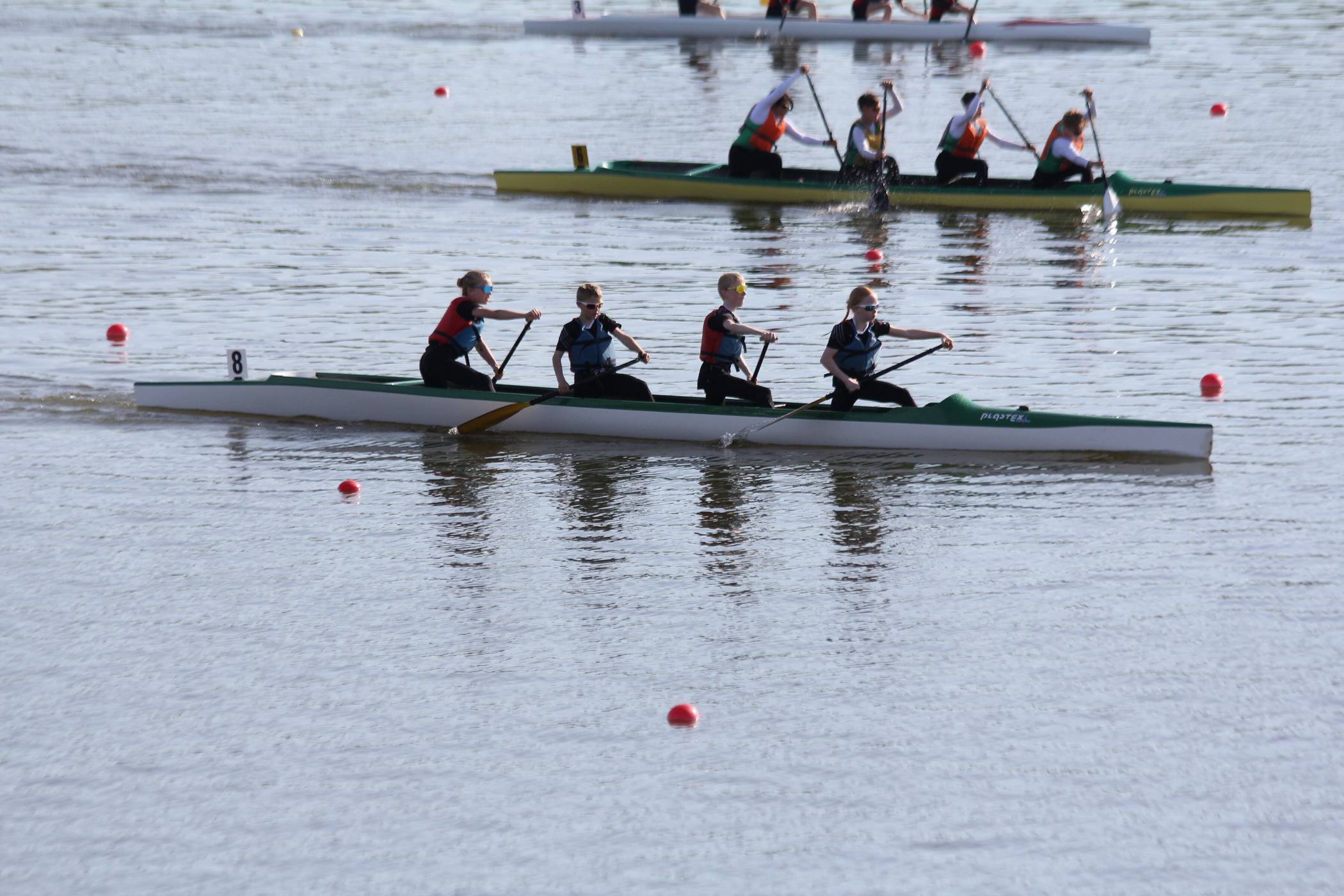 Beim letzten Rennen der KSG in Brandenburg erpaddelte der Mixed-Vierer noch Silber. Von vorn: Klara Kremser, Pius Goudefroy, Joona König und Sophie Ebhardt.