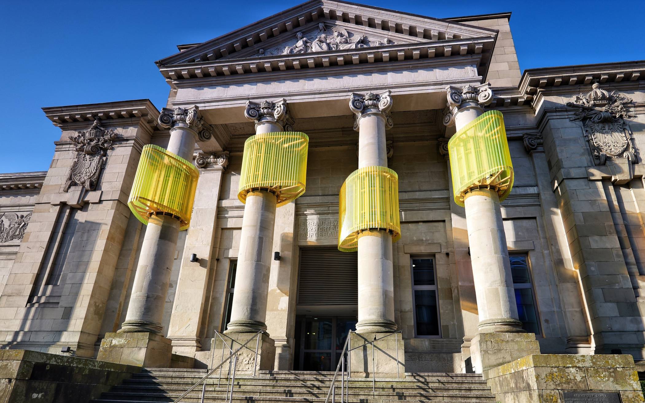 Das Haus der Jugend mit der
