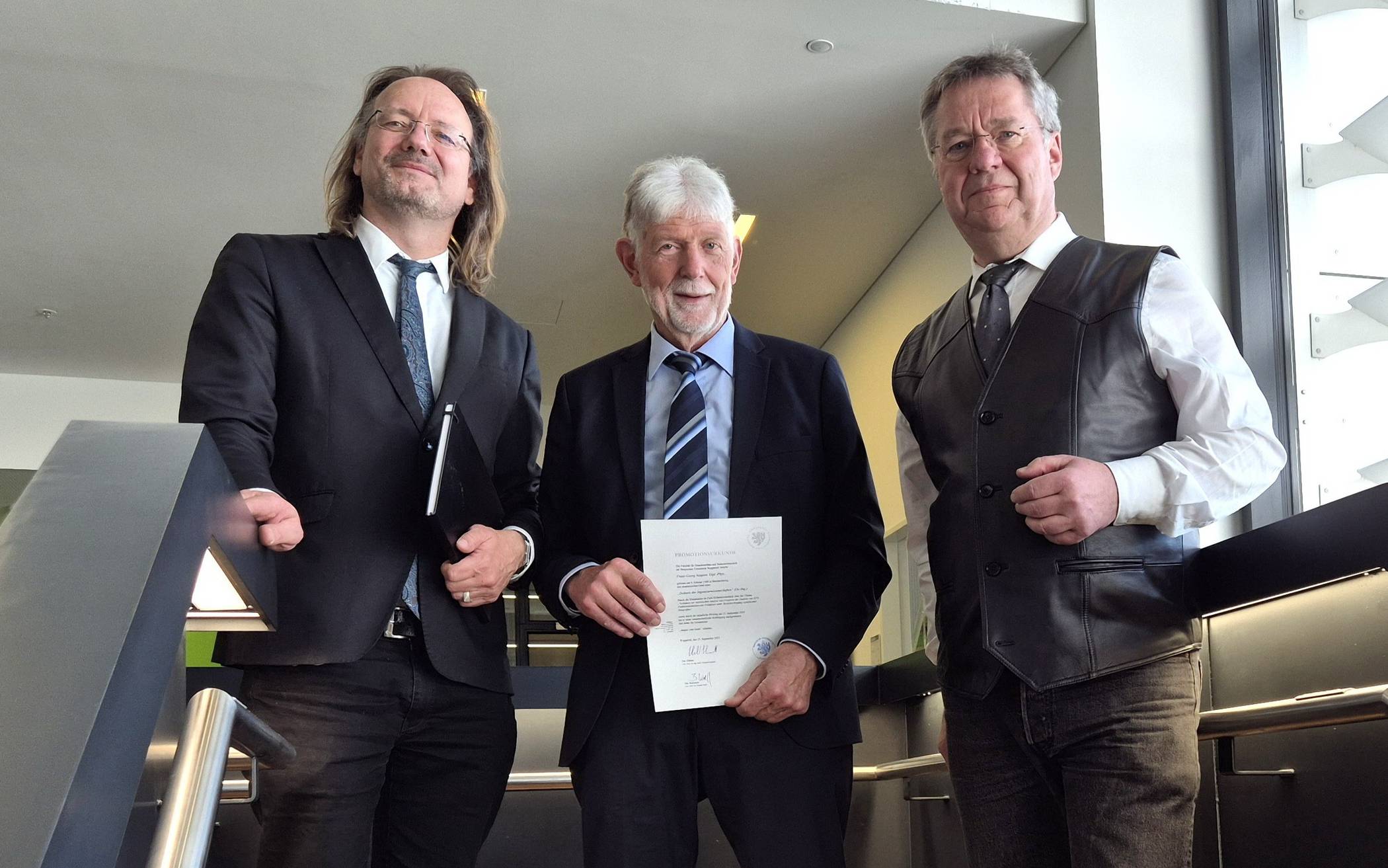 Im Beisein von Promotionsbetreuer Prof. Stefan