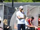 Trainer Mike Wunderlich im Paul-Janes-Stadion.