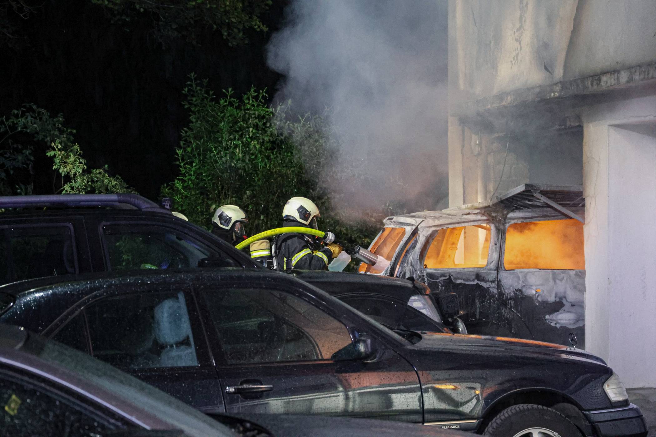  Die Feuerwehr bekam die Flammen zügig in den Griff. 