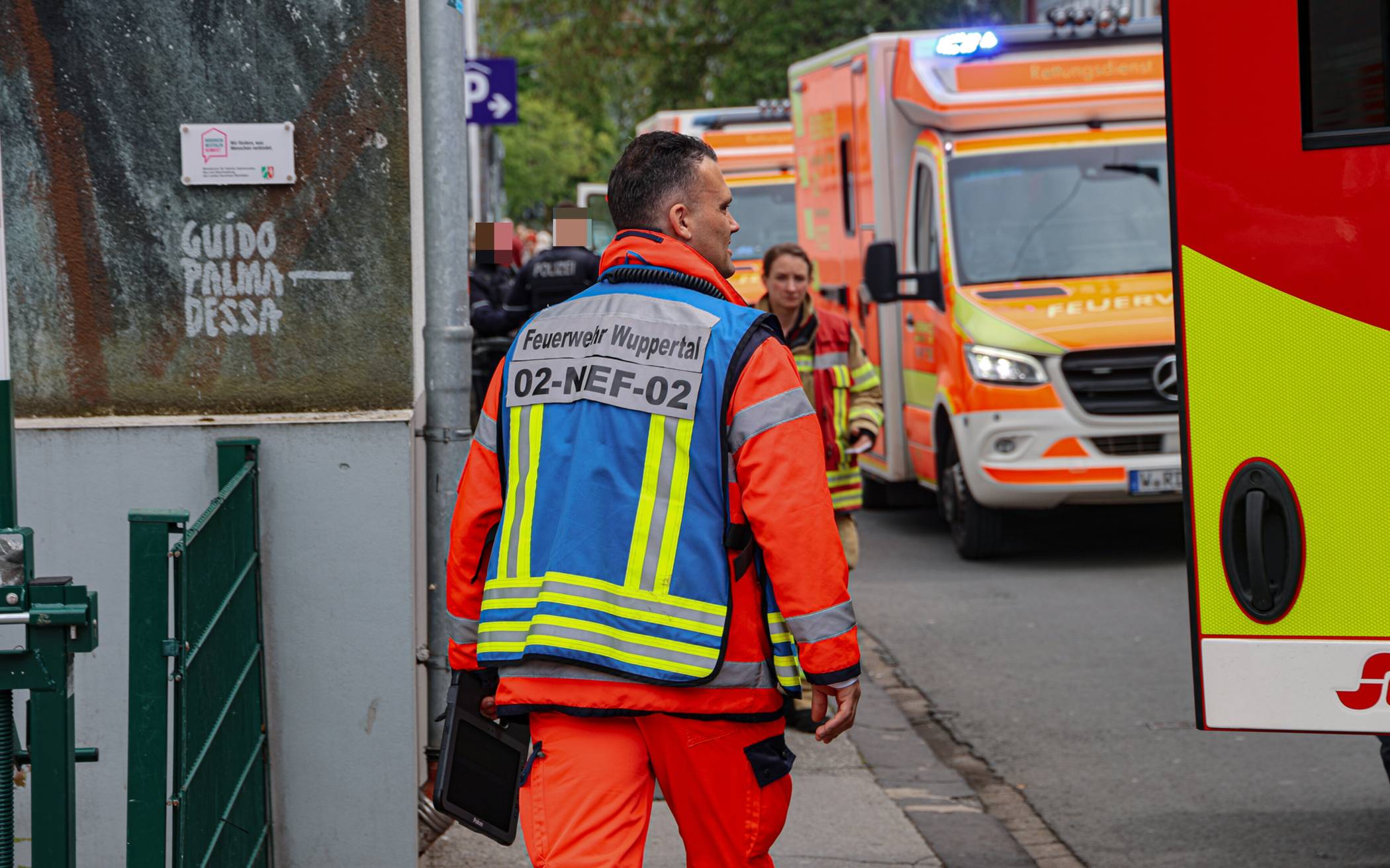 Die Rettungskräfte waren mit einem größeren