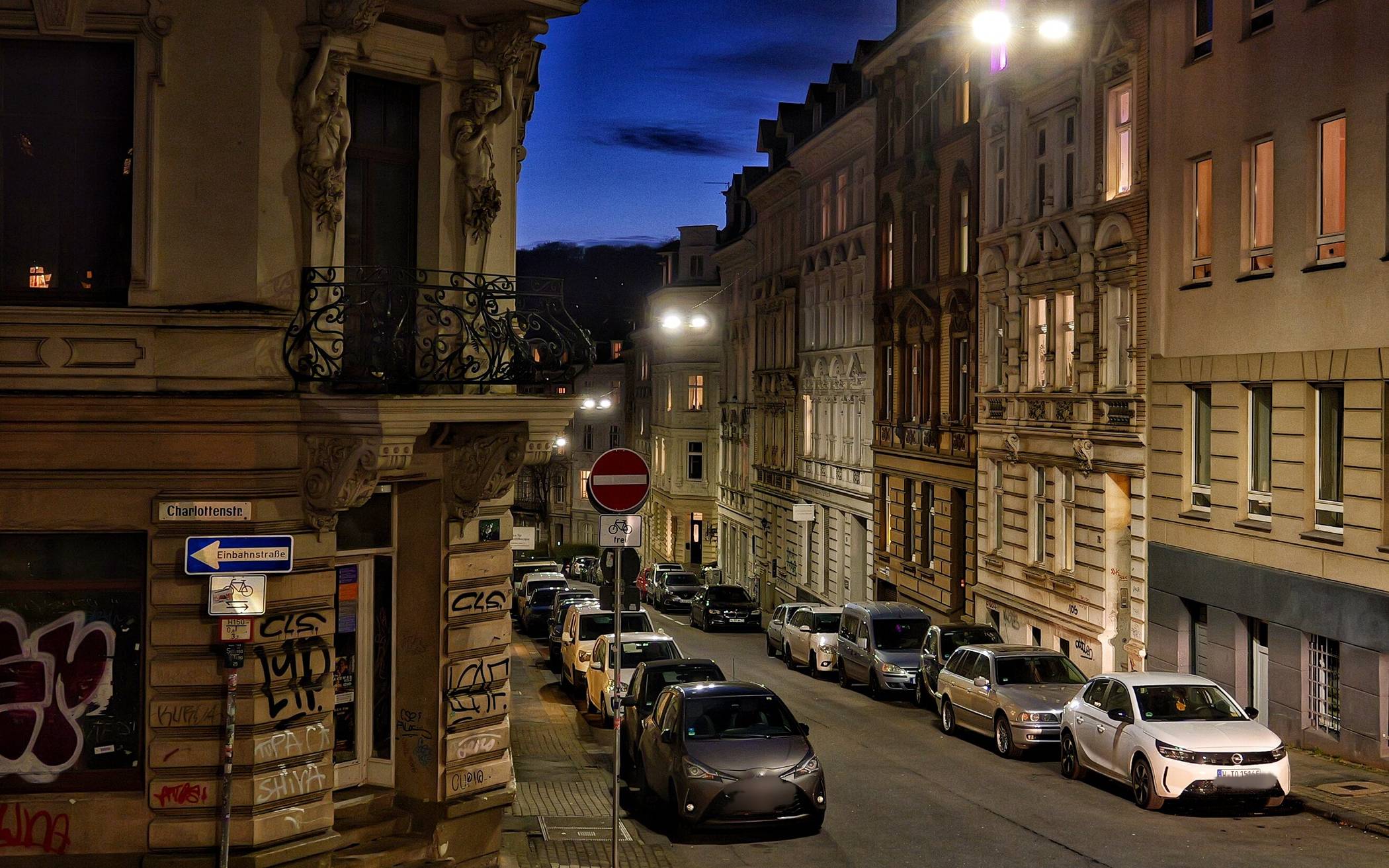 Ein normales Bild: Am Abend sind alle Parkplätze in der Nordstadt belegt.
