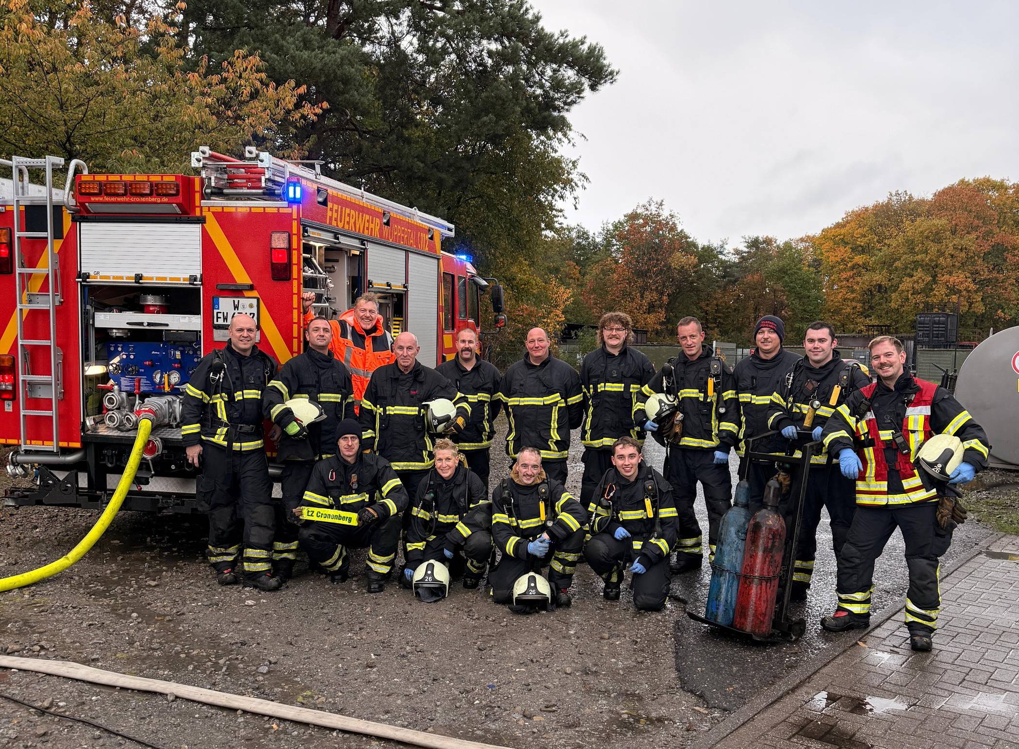 Die Freiwillige Feuerwehr Cronenberg im Oktober 2025 auf der Trainings-Base in Weeze.