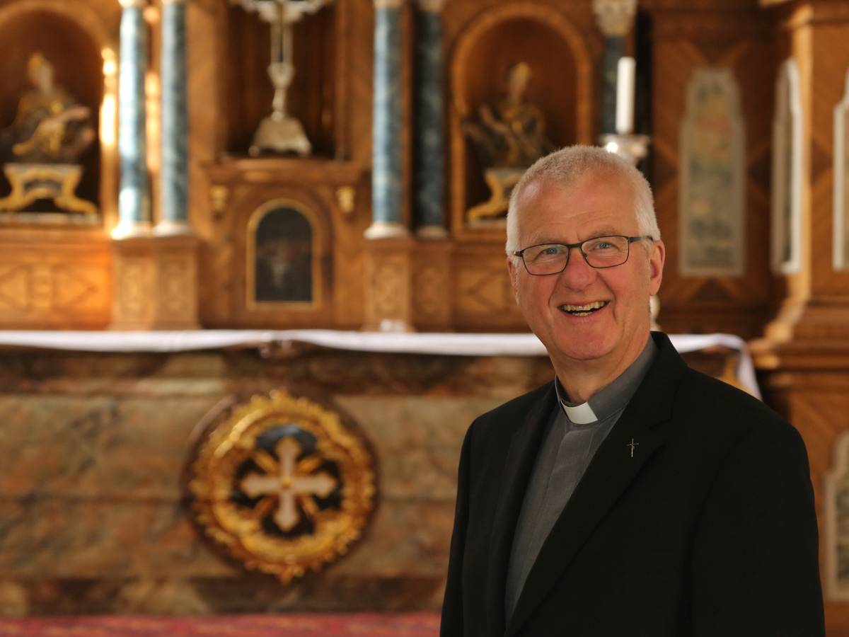 Dr. Bruno Kurth ist weitere sechs Jahre Stadtdechant