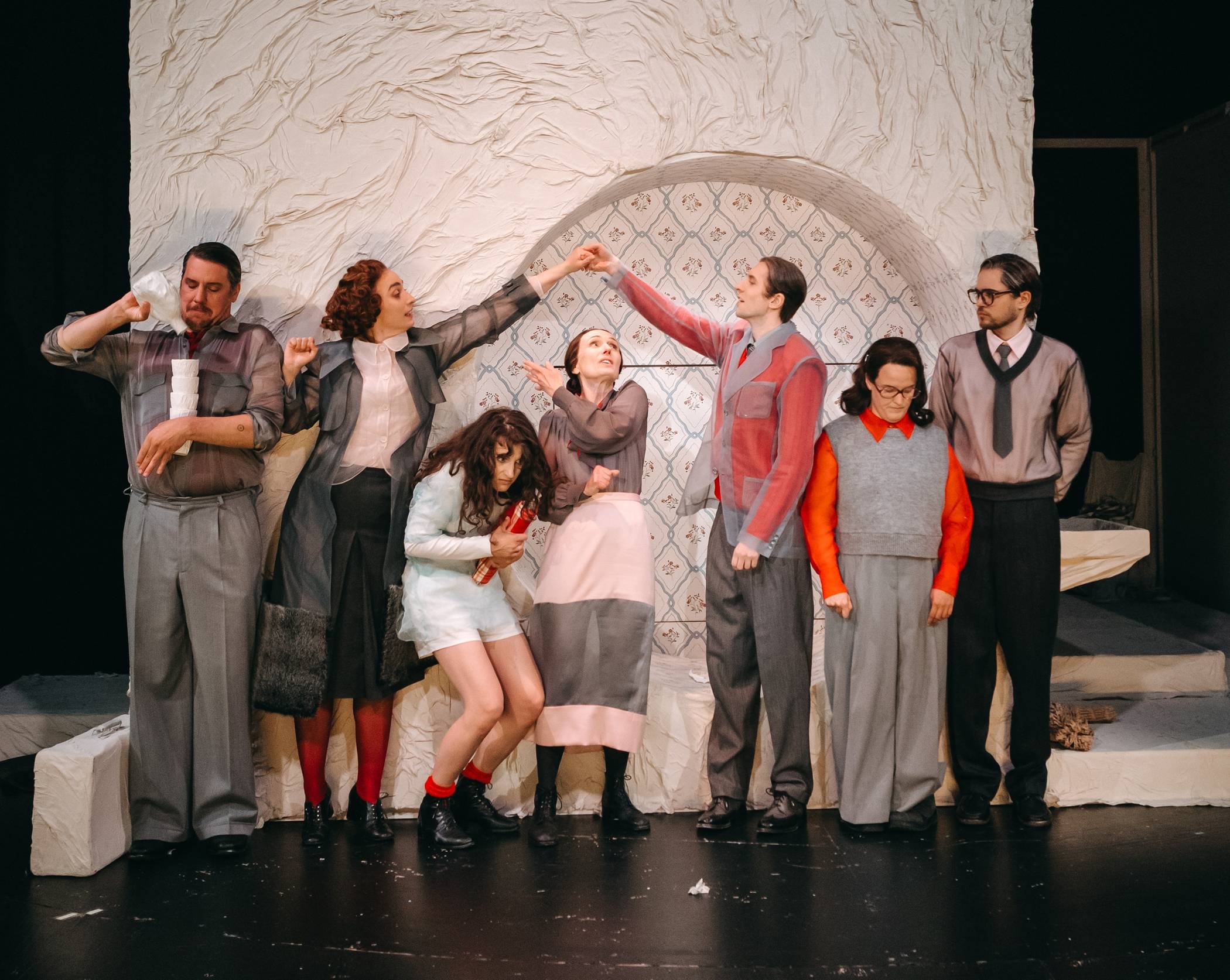 Sieben, die sich vor dem Tod verstecken (v.l.): Alexander Peiler, Paula Püschel, Julia Meier, Julia Wolff, Kevin Wilke, Aline Blum und Lucas Brosch.