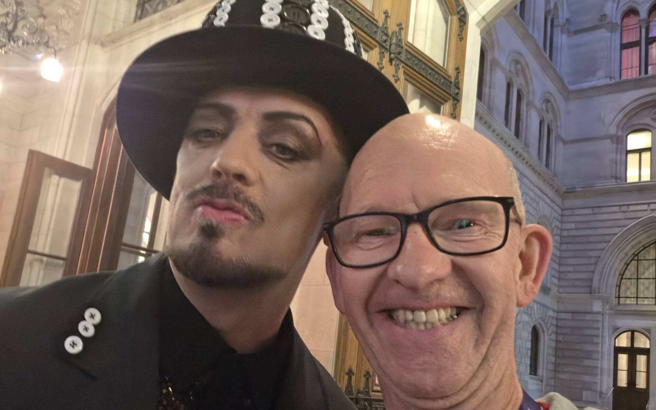 Das erste ESC-Halbfinale – mit 80er Superstar Boy George