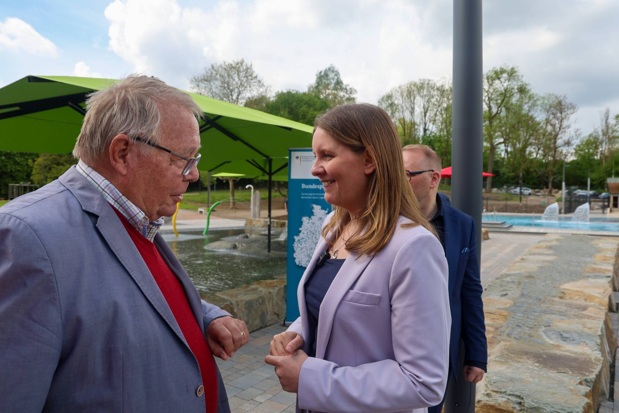 Hermann-Josef Richtrer und Oberbürgermeisterin Miriam Scherff.