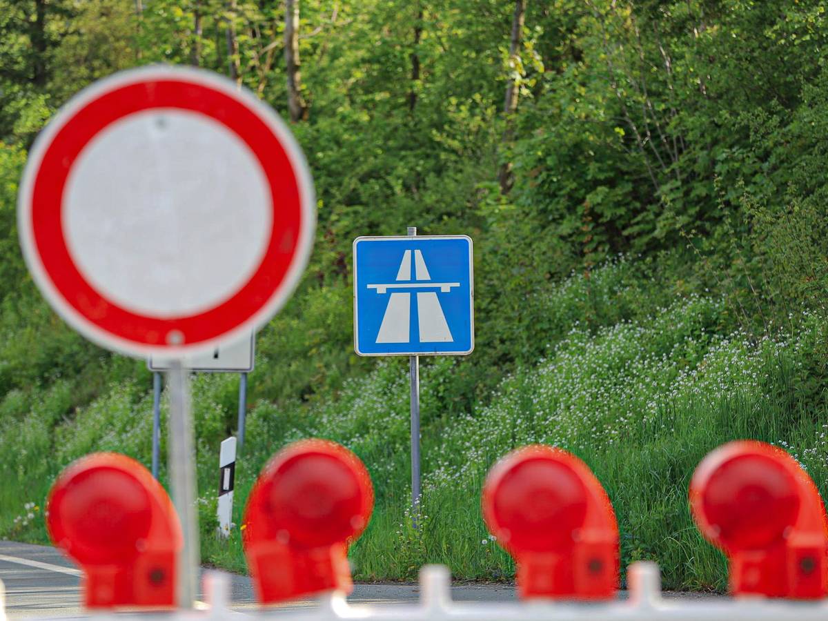 Zwei nächtliche Sperrungen auf der A535