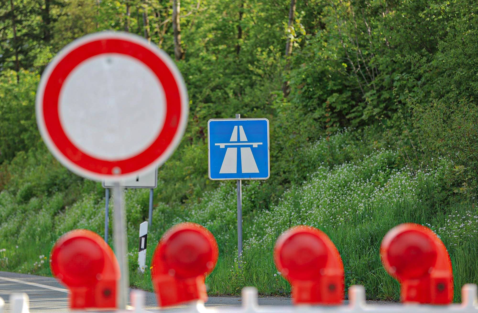 Zwei nächtliche Sperrungen auf der A535