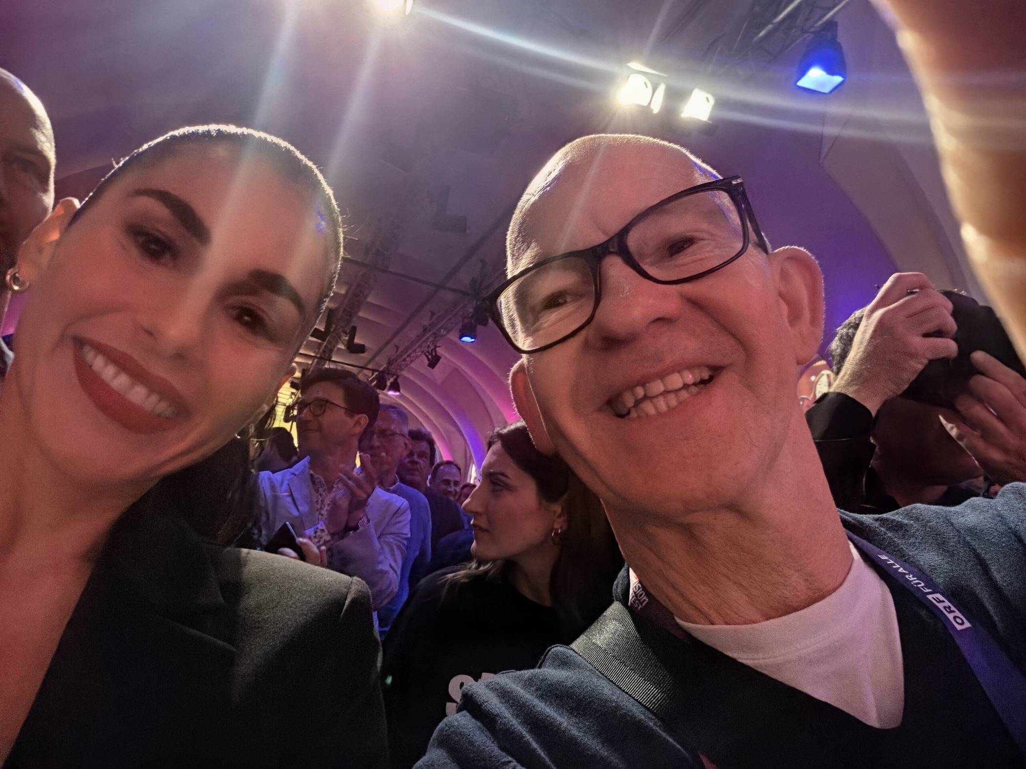 Sarah Engels und Peter Bergener.