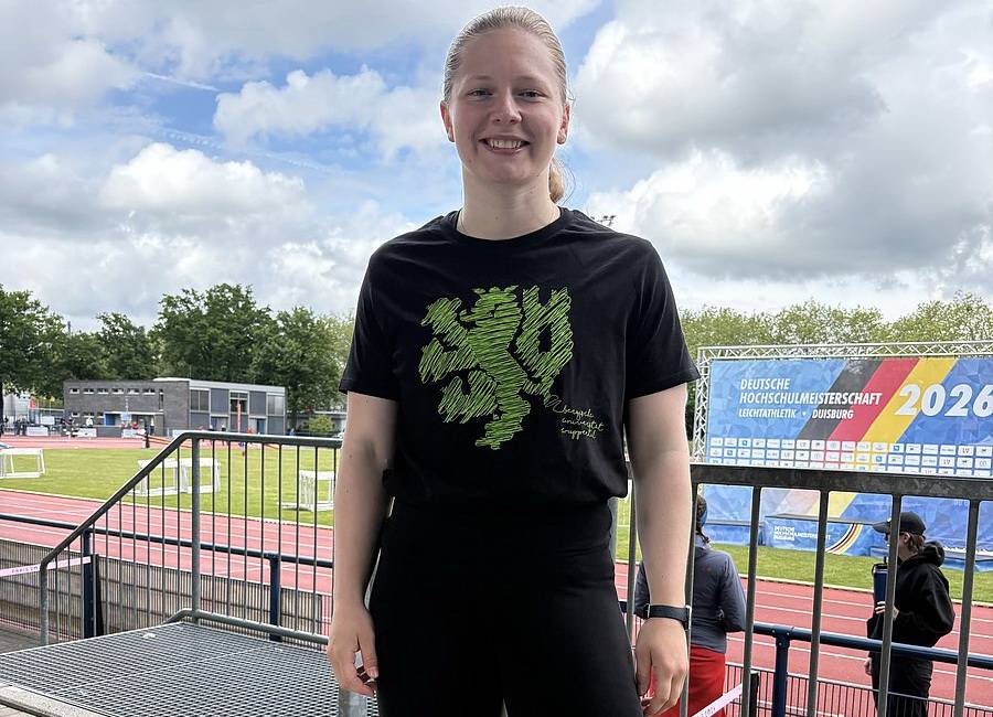  Victoria Krause in Duisburg im Shirt der Bergischen Uni. 