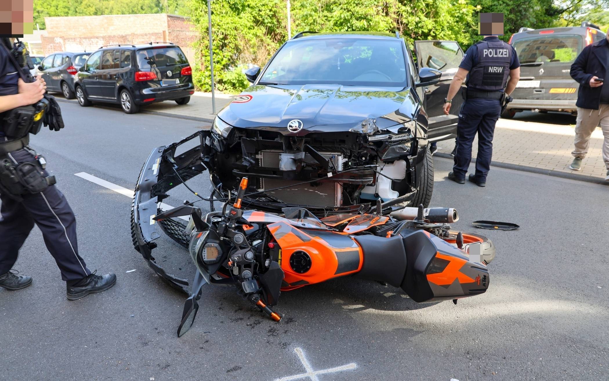 Bilder: Schwerer Unfall am Wuppertaler Hesselnberg
