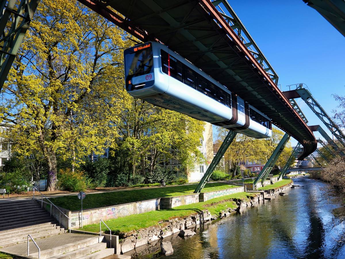 „Die Stadt mit der Schwebebahn“