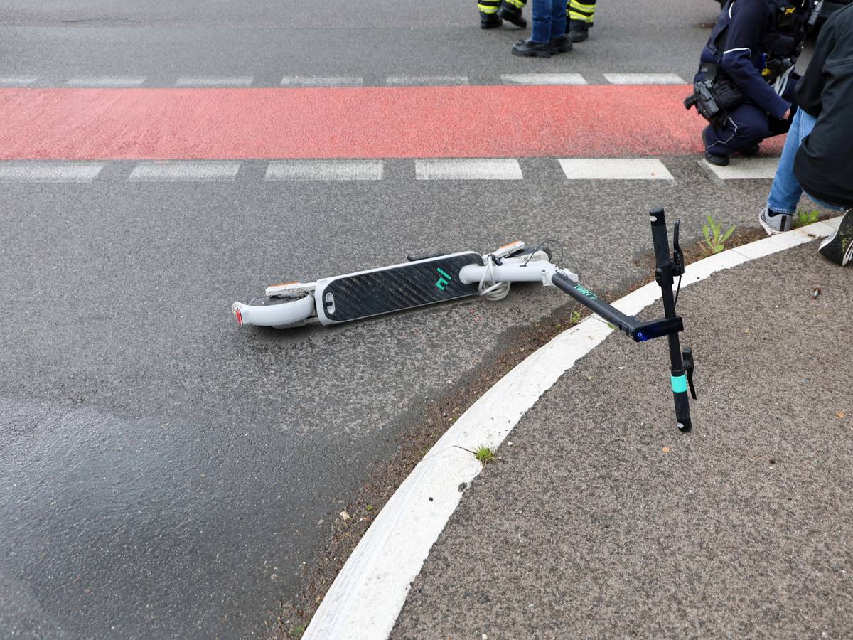 E-Scooter-Fahrer von Auto erfasst
