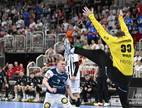 Noah Beyer gegen Nationalkeeper Andreas Wolff.