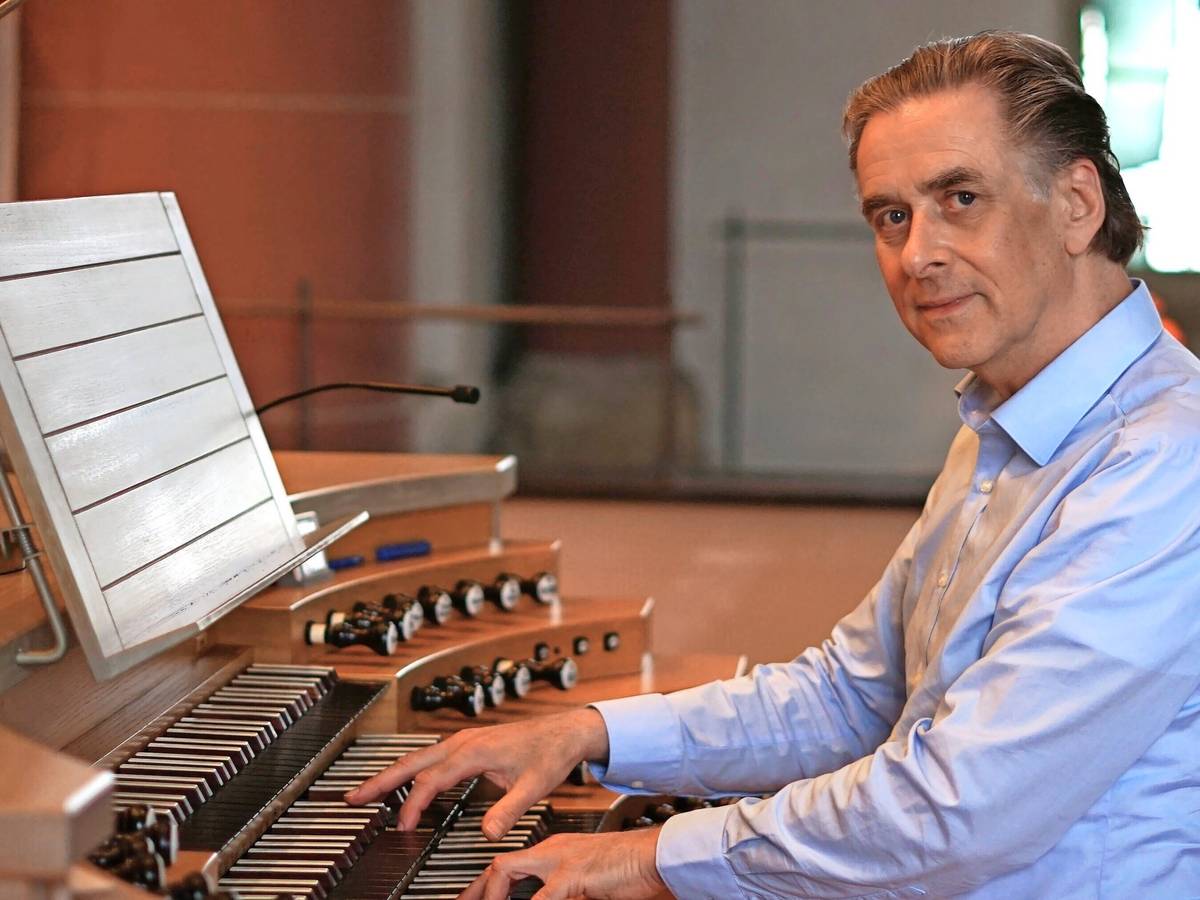Der Star-Organist Ben van Oosten ...